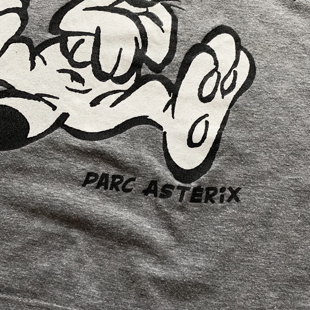 Anime × Vintage Rare 1995 Parc Asterix Dog “Warf!” Big Logo Cartoon T-shirt Size US XL / EU 56 / 4 - 3 Thumbnail