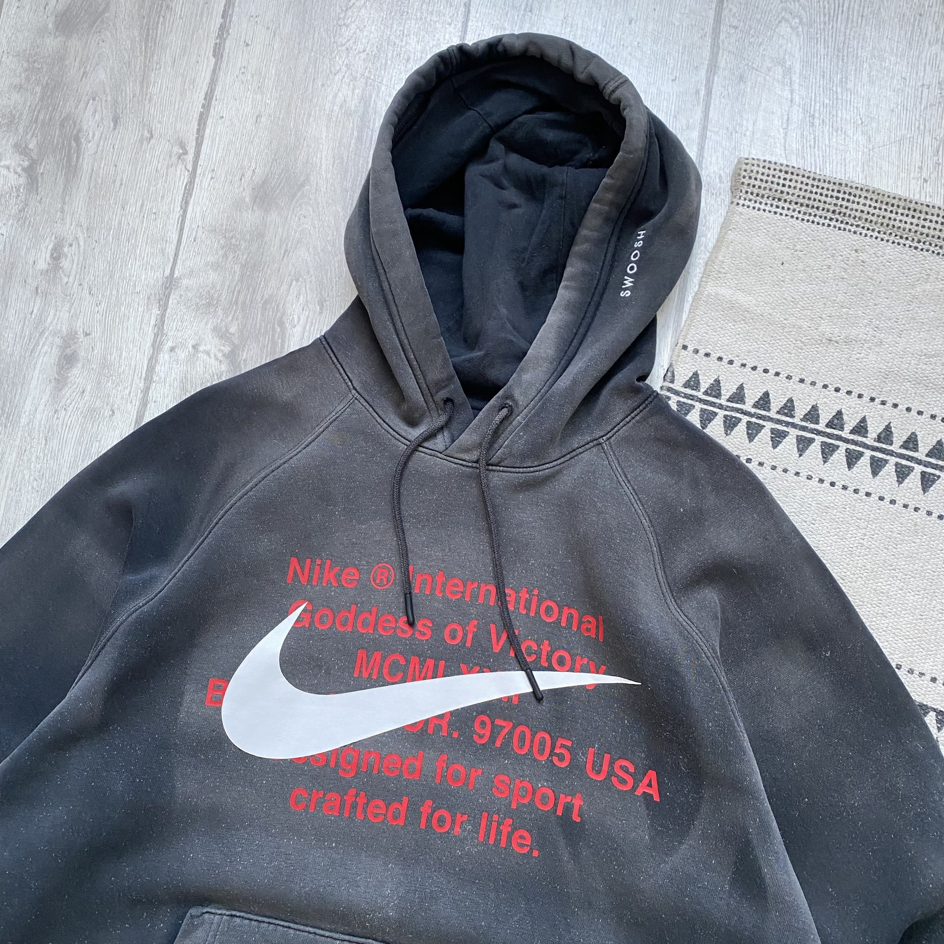 Nike 🔨 Thrashed Vintage Nike hoodie Center logo Swoosh Size US L / EU 52-54 / 3 - 2 Thumbnail