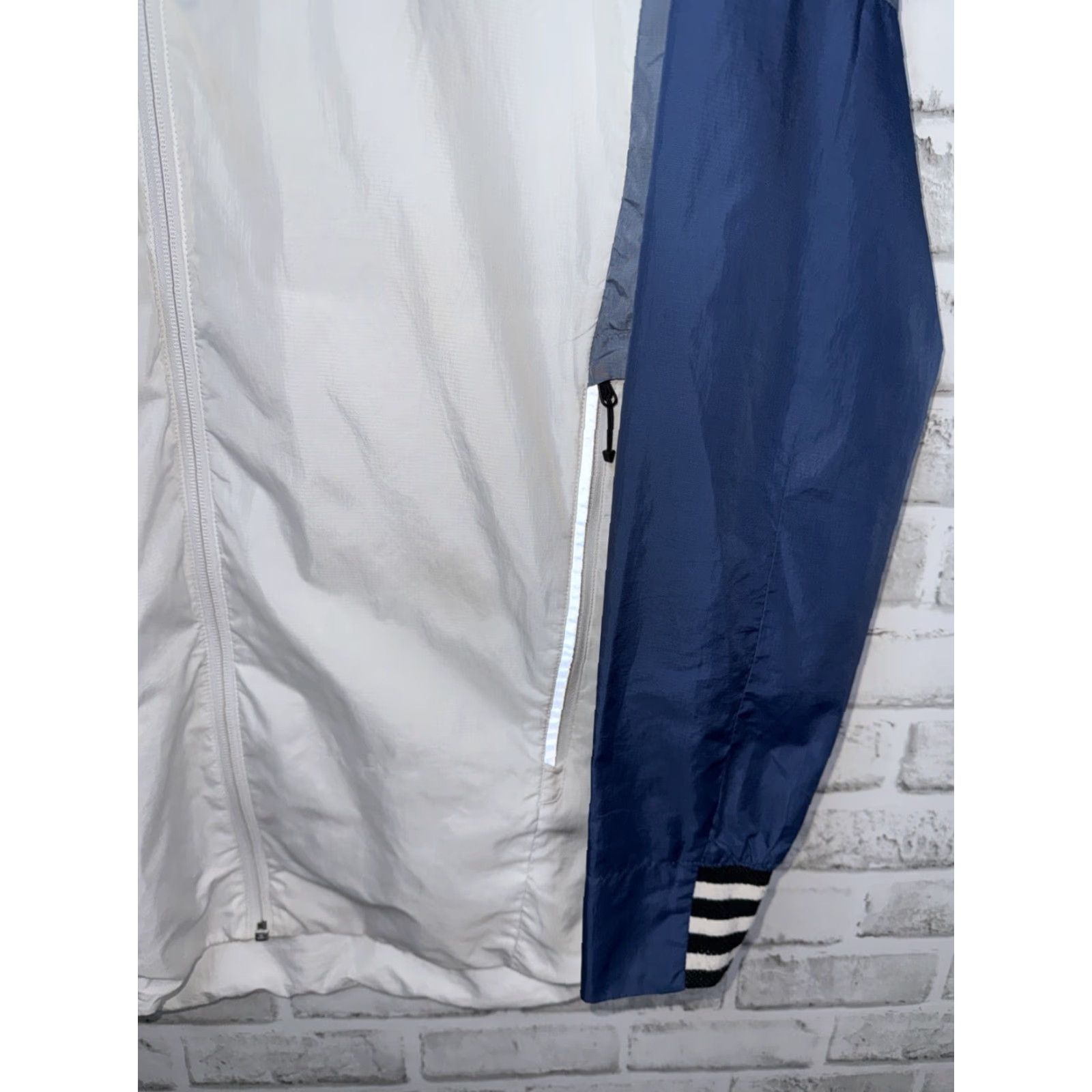 Adidas Adidas Jacket Men XL White Blue Windbreaker Woven Shell Run ID Mens Size US XL / EU 56 / 4 - 4 Thumbnail