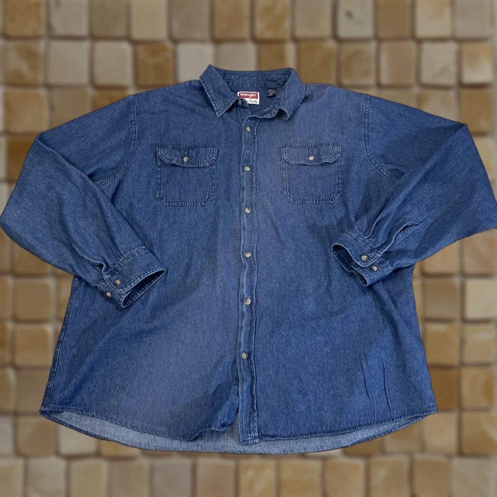 Wrangler Wrangler Men's Lightweight Long Sleeve Denim Button-Up Shirt XL Blue Size US XL / EU 56 / 4 - 1 Thumbnail