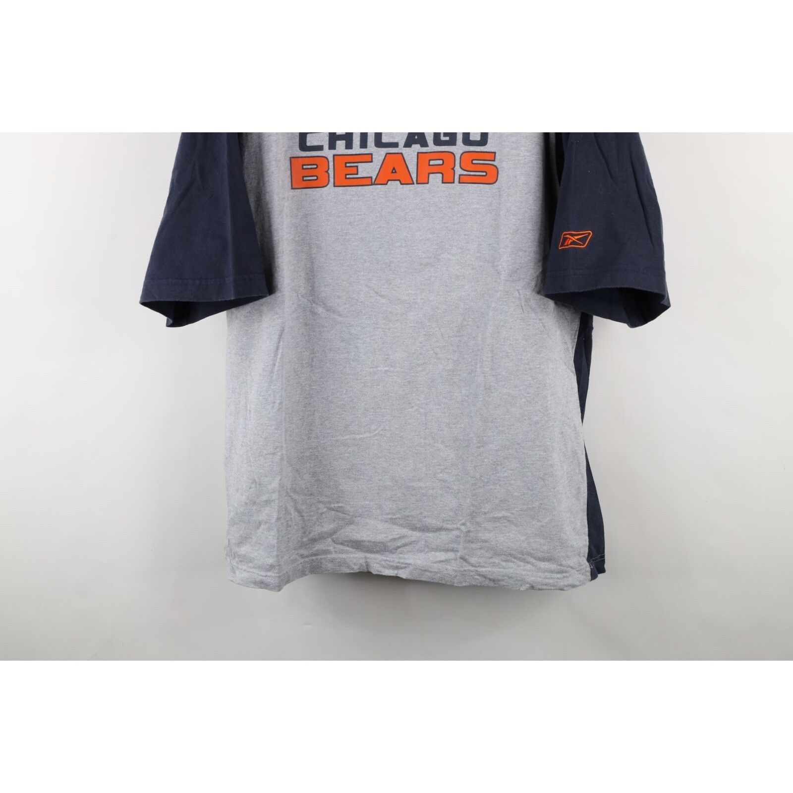 Reebok × Vintage Vintage Reebok Faded Chicago Bears Football T-Shirt Size US L / EU 52-54 / 3 - 3 Thumbnail