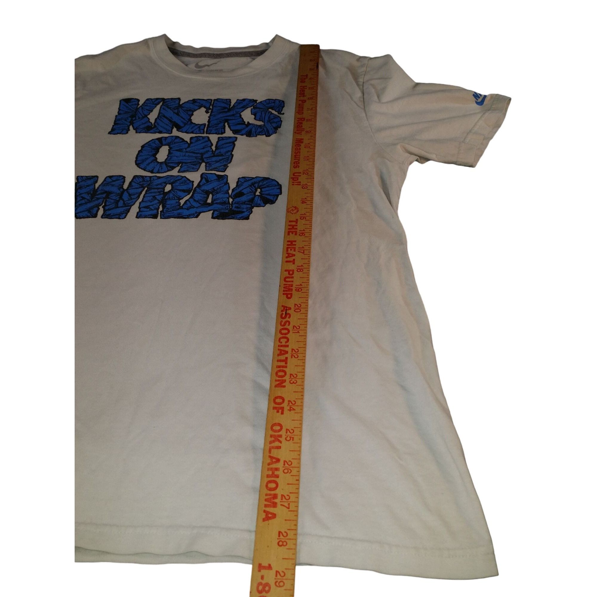 Nike Nike Kicks On Wrap Tshirt Men Sz L Regular Fit Graphic Print Size US L / EU 52-54 / 3 - 3 Thumbnail
