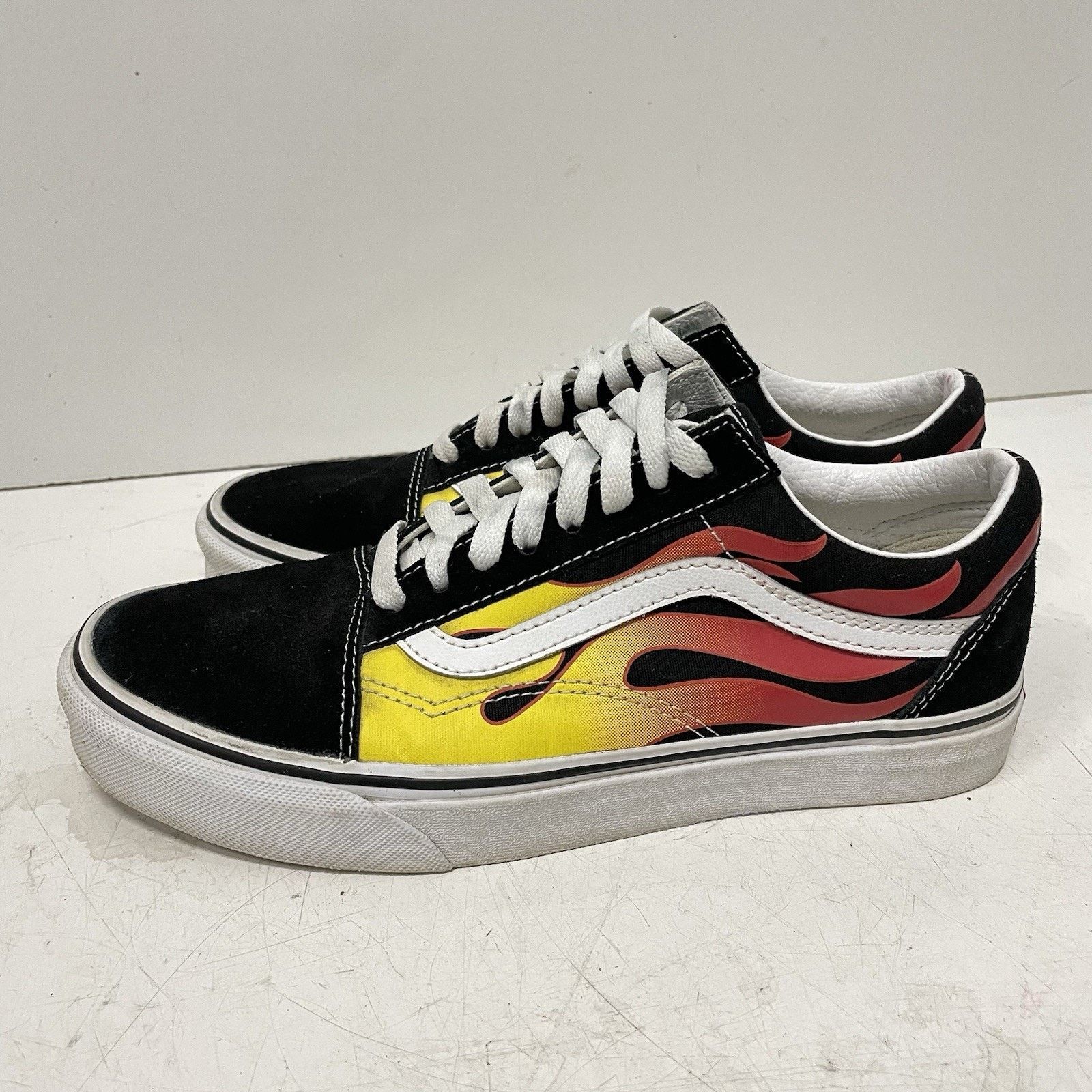 Vans Vans Old Skool Flame Sneakers 7.5 Black Skateboarding Shoes Size US 7.5 / EU 40-41 - 1 Thumbnail