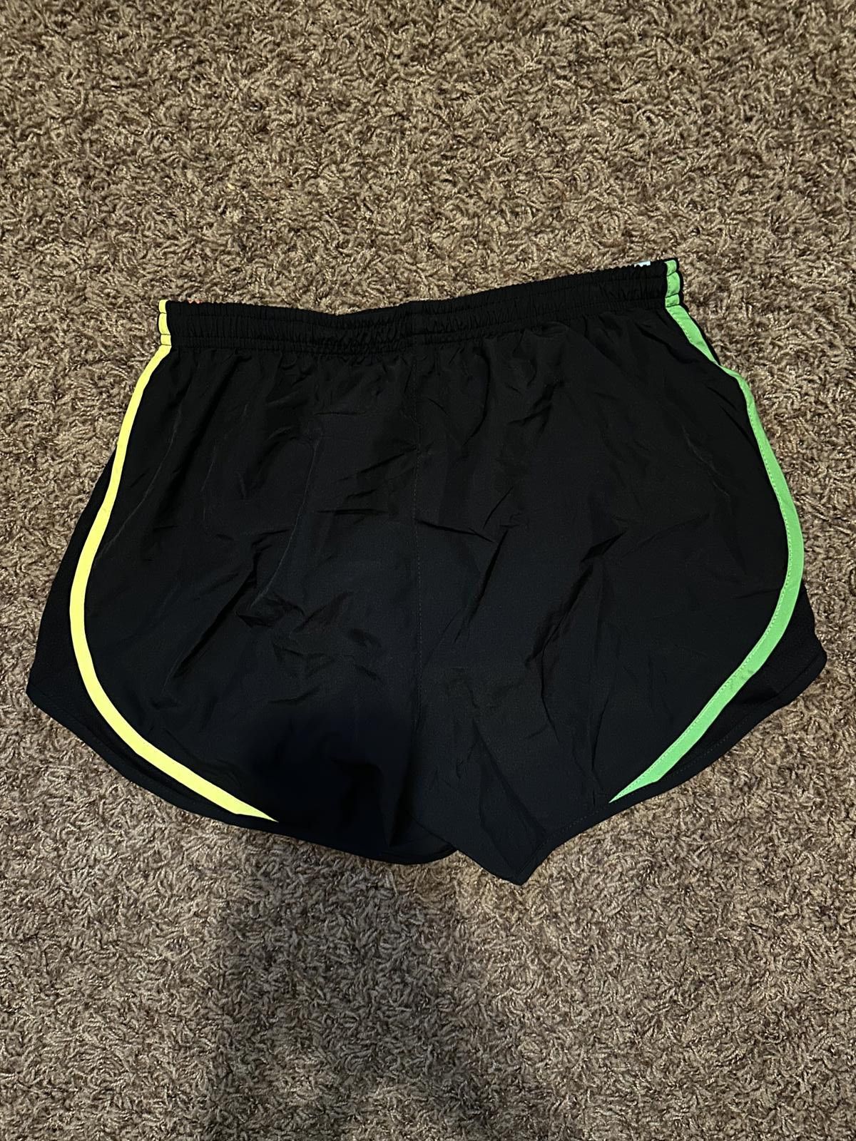 Nike Nike Dri Fit Tempo Womens Small Shorts Size 28" / US 6 / IT 42 - 4 Thumbnail