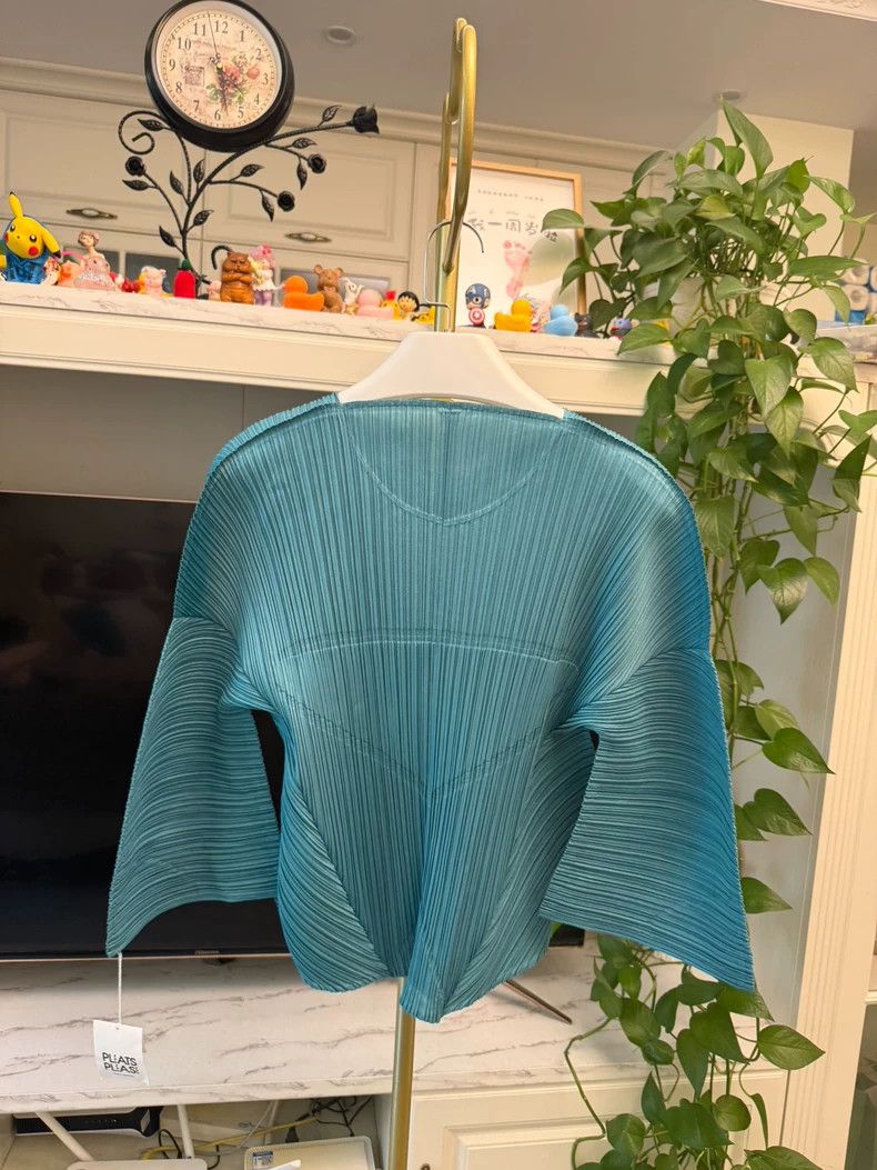 Issey Miyake Issey Miyake size:3 Frozen blue top with long sleeves Size XS / US 0-2 / IT 36-38 - 6 Thumbnail