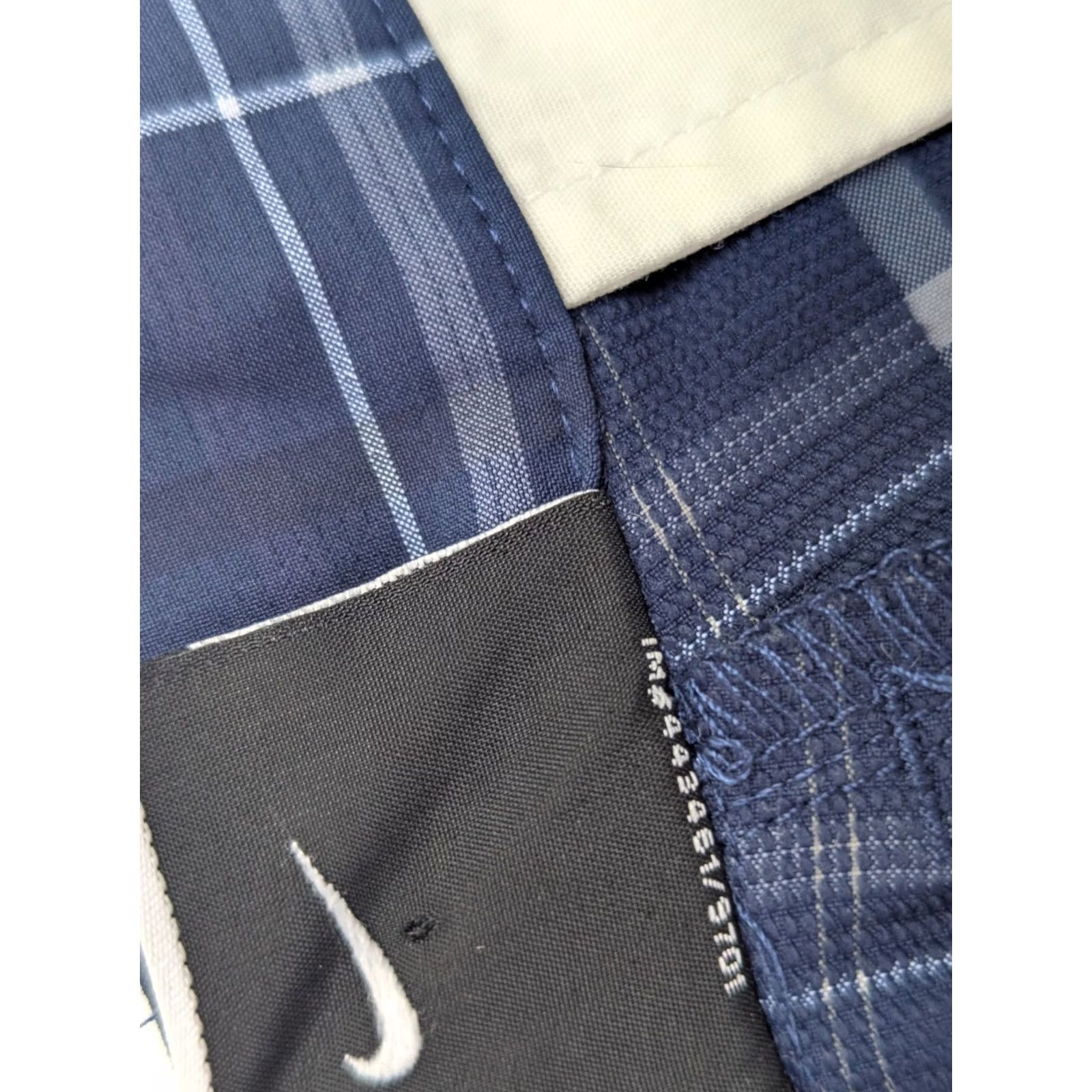 Nike Nike Golf Dri-Fit Blue Plaid Shorts Men M Bermuda Preppy 388782-419) Size US 31 - 7 Thumbnail