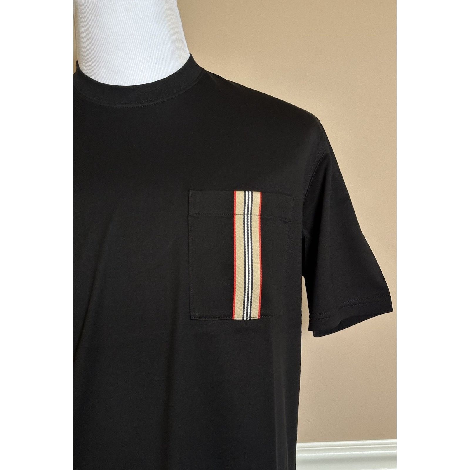 Burberry Burberry Ellison Pocket Black T-shirt M (Oversized) 81121131 Size US M / EU 48-50 / 2 - 2 Thumbnail