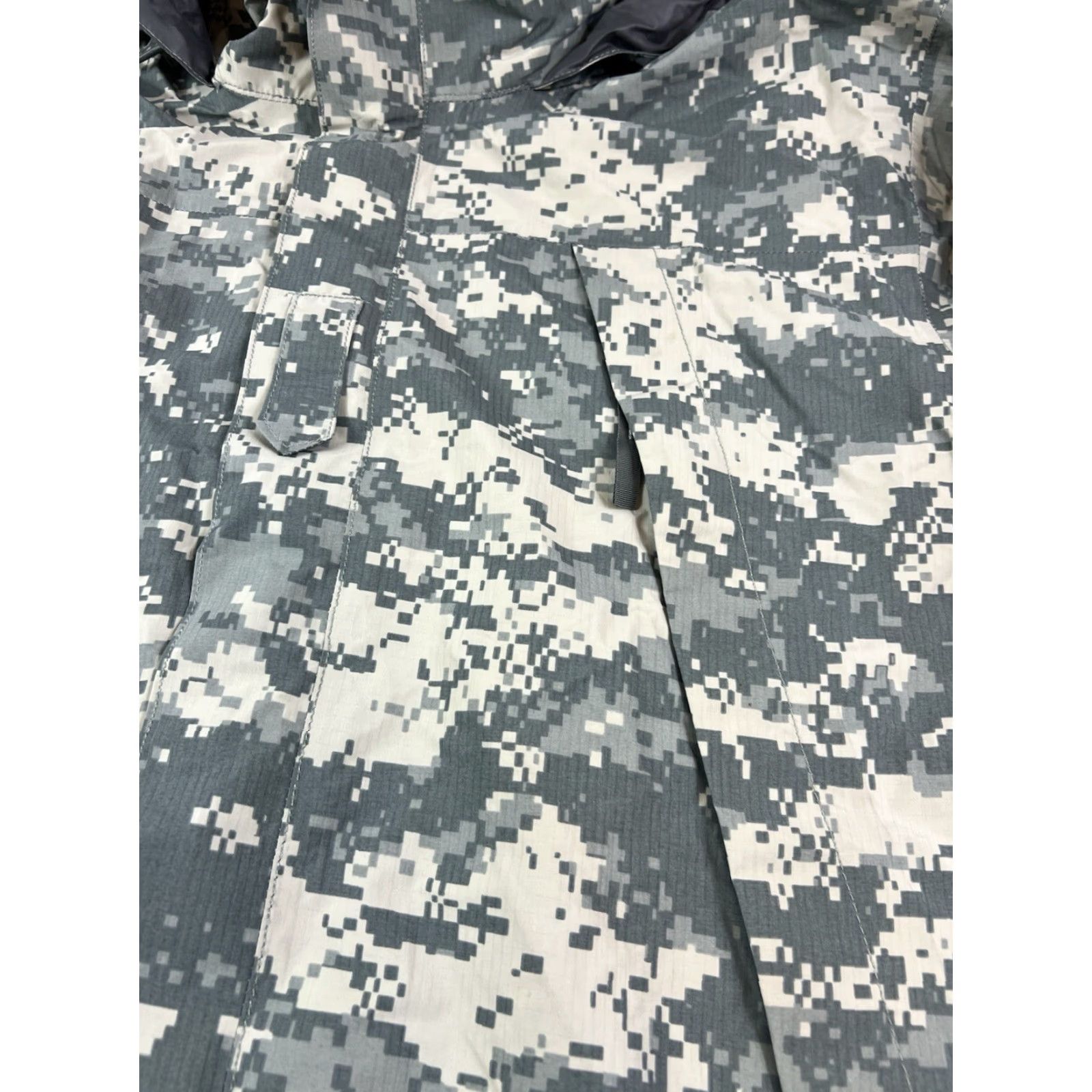 Propper Propper Jacket US Army Exteme Cold Weather Gore-Tex Digital Camo GEN III Small Size US S / EU 44-46 / 1 - 5 Thumbnail
