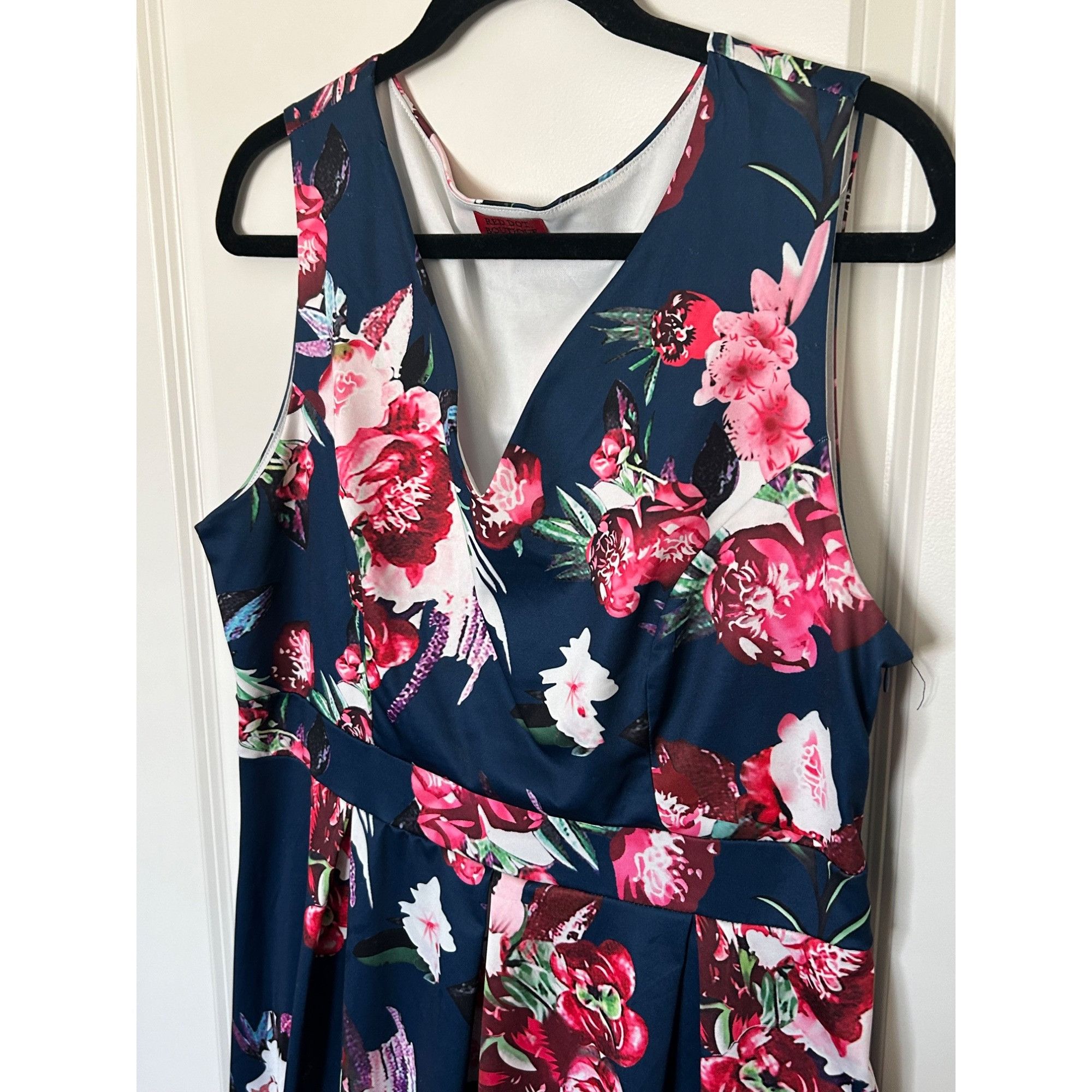 Other Sleeveless V-neck stretchy hi low floral dress Size 1X Size XL / US 12-14 / IT 48-50 - 5 Thumbnail