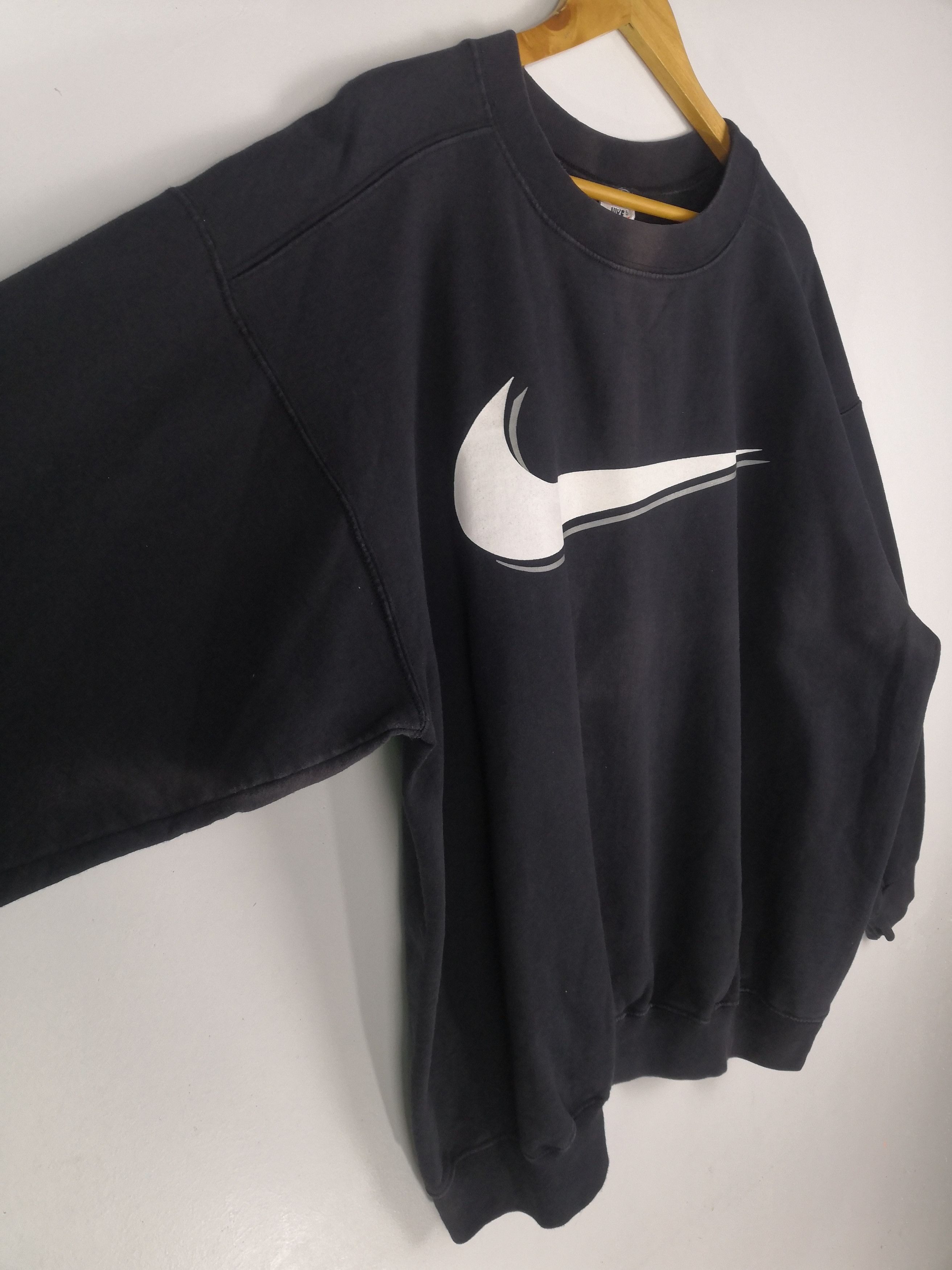 Nike Vintage 90s Nike Sweatshirt Big Logo Nike Sweater Size US L / EU 52-54 / 3 - 3 Thumbnail