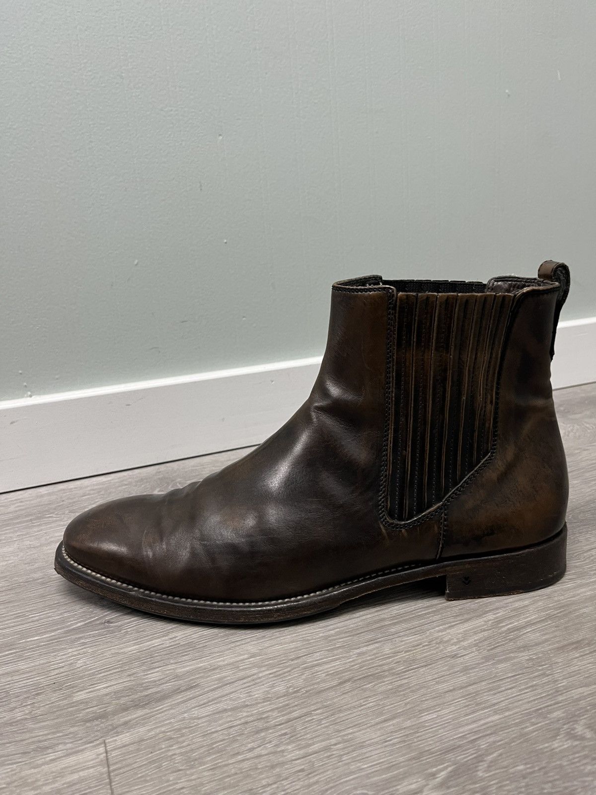 John Varvatos burnished Chelsea boot size 13 Size US 13 / EU 46 - 8 Thumbnail