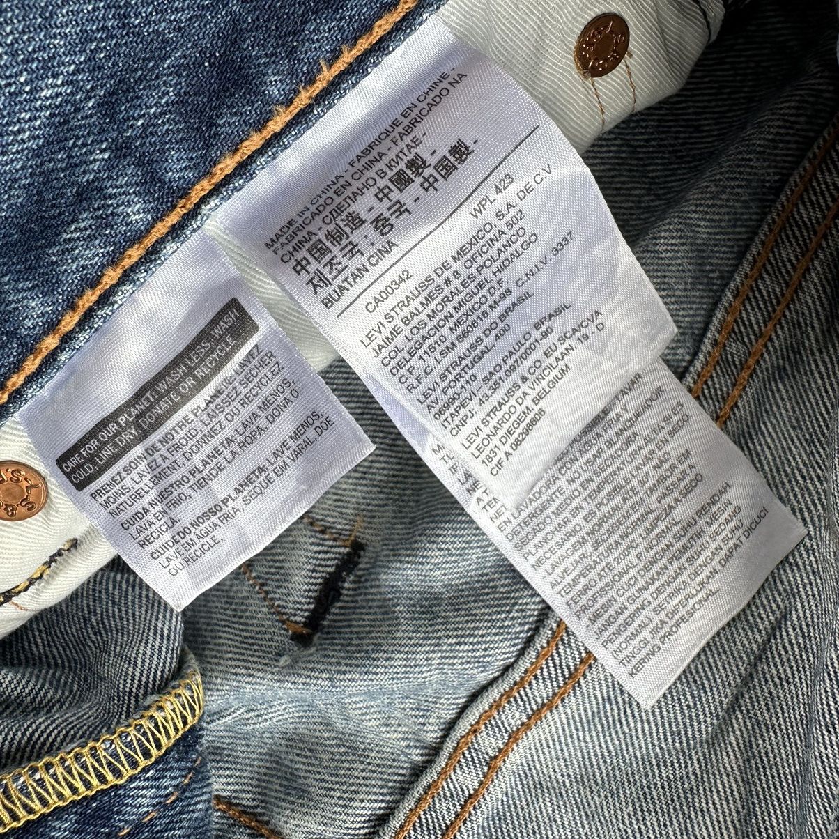 Japanese Brand Vintage Levi’s 502 Distress Raw Faded Denim Jean Size 35 Size US 35 - 8 Thumbnail