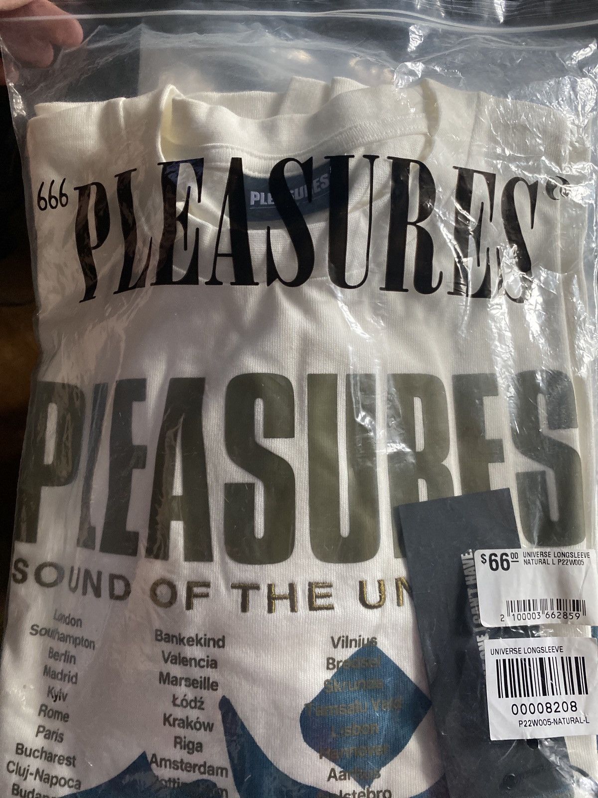 Pleasures Pleasures - Universe Longsleeve Size US M / EU 48-50 / 2 - 11 Thumbnail