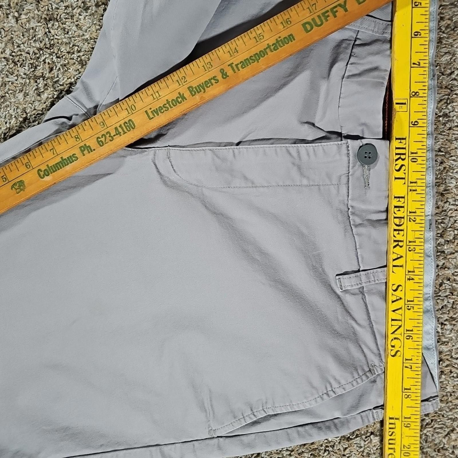 Dockers Dockers Supreme Flex Ultimate Short Sz 38 Gray Shorts Stain Size US 38 / EU 54 - 7 Thumbnail