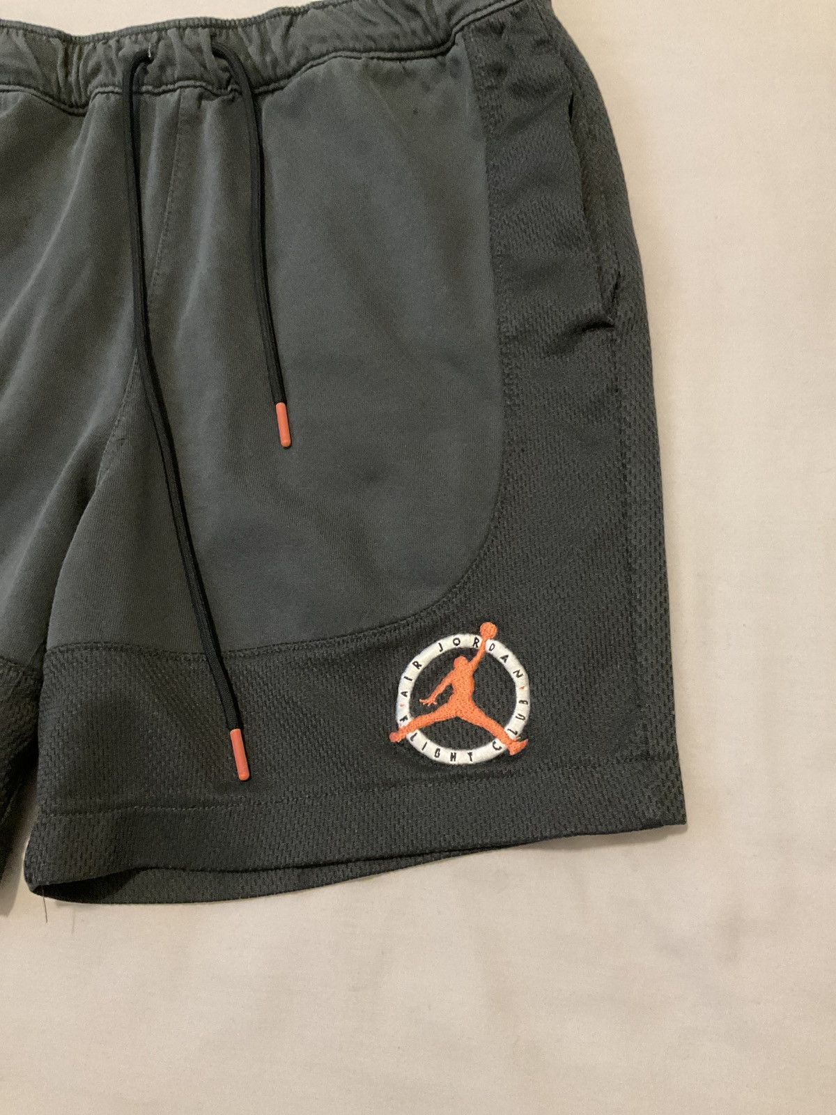 Jordan Brand Jordan Shorts Size US 30 / EU 46 - 3 Thumbnail