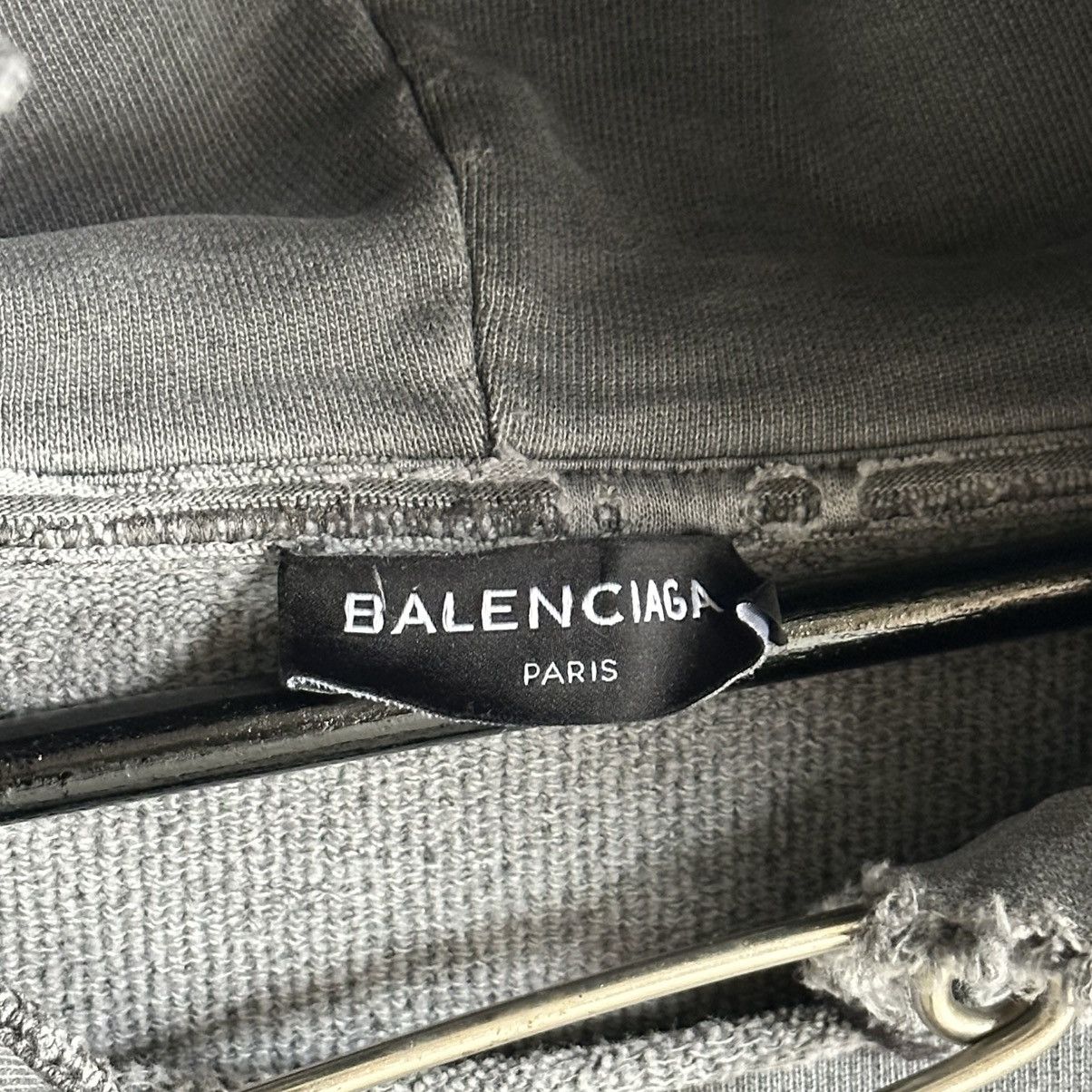 Balenciaga Balenciaga FW17 THRASHED Paris Safety Pin Hoodie Size US XL / EU 56 / 4 - 11 Thumbnail