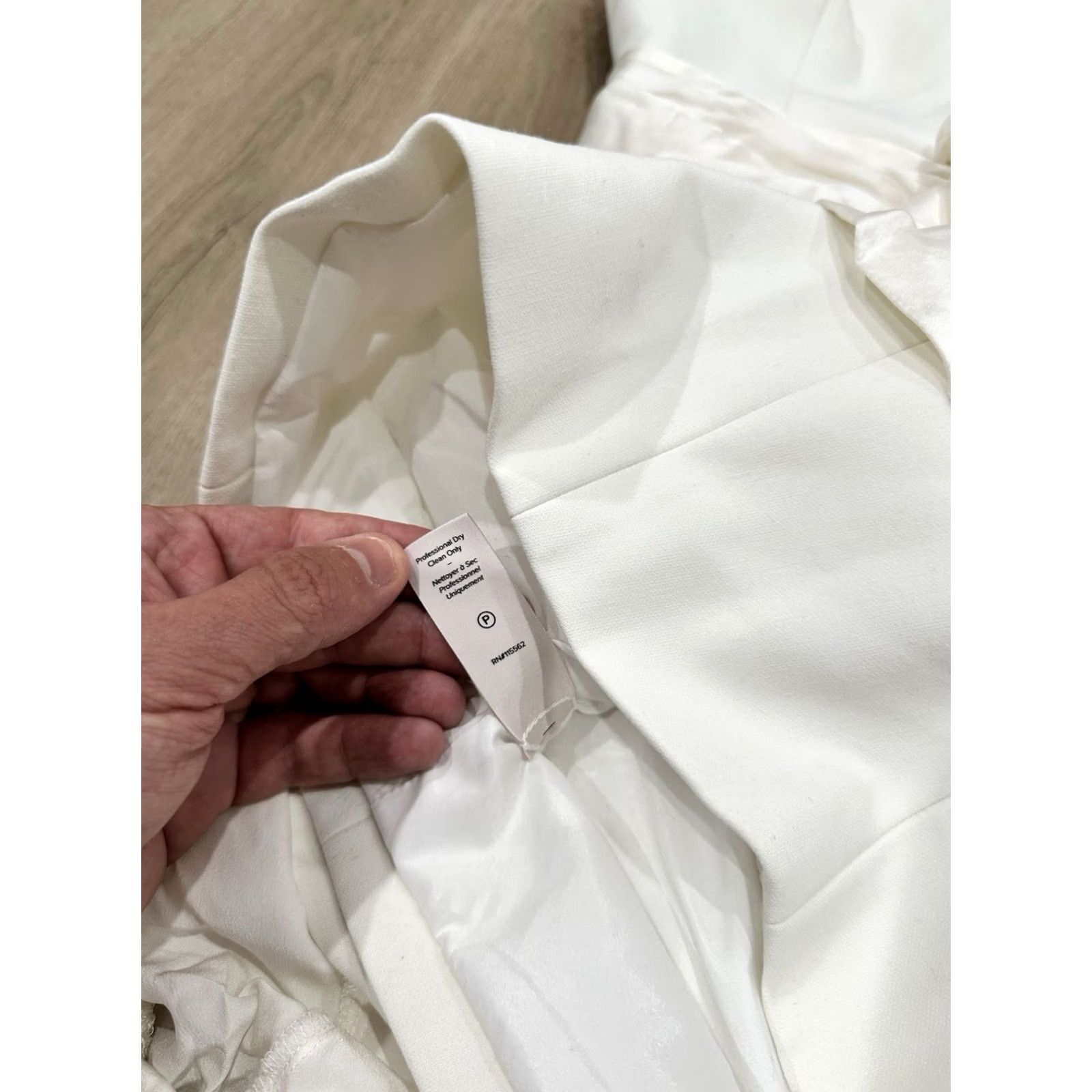 Vintage NWT Cinq à Sept Women's Strapless Georgiana Dress Ivory Size 4 A-Line Hi-Low Polyester Blend Dress Mens Womens Size S / US 4 / IT 40 - 5 Thumbnail