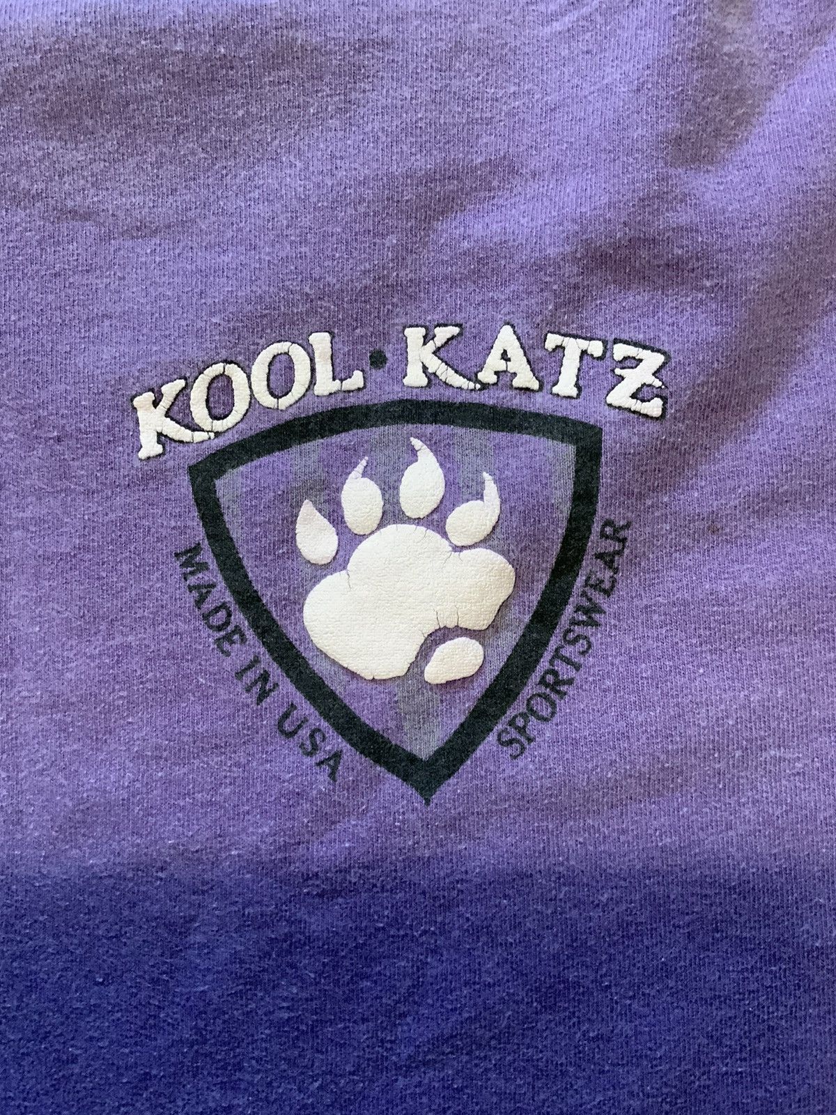 Vintage Vintage Kool Katz Puff Print Paw USA Purple Heavy T-Shirt Size US L / EU 52-54 / 3 - 1 Thumbnail