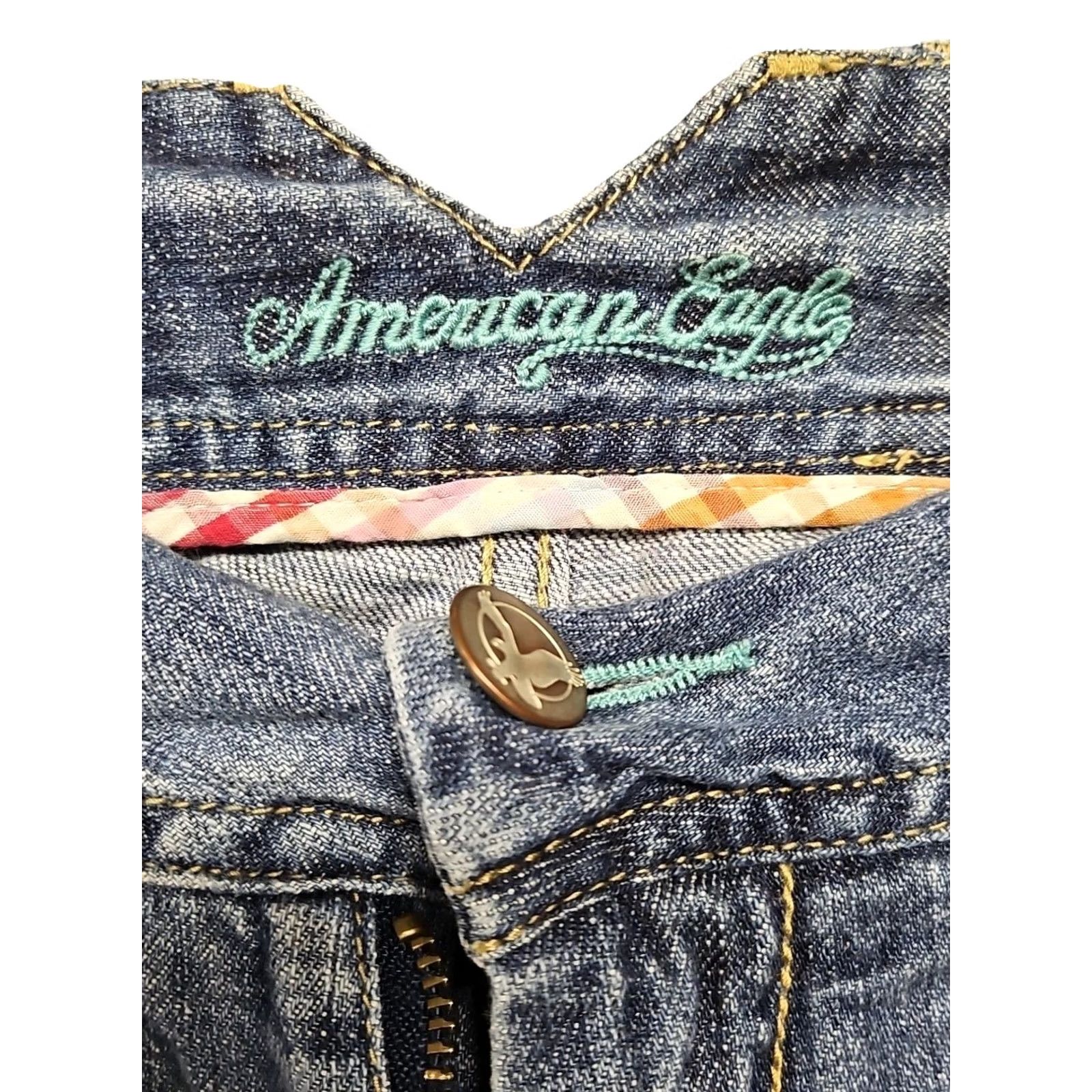 American Eagle Outfitters AE Y2K Light Wash Wide Leg Bermuda Shorts Size 6 Blue Denim Cotton Blend Flat Front Zip Inseam 16 Womens AAEO Size 28" / US 6 / IT 42 - 4 Thumbnail