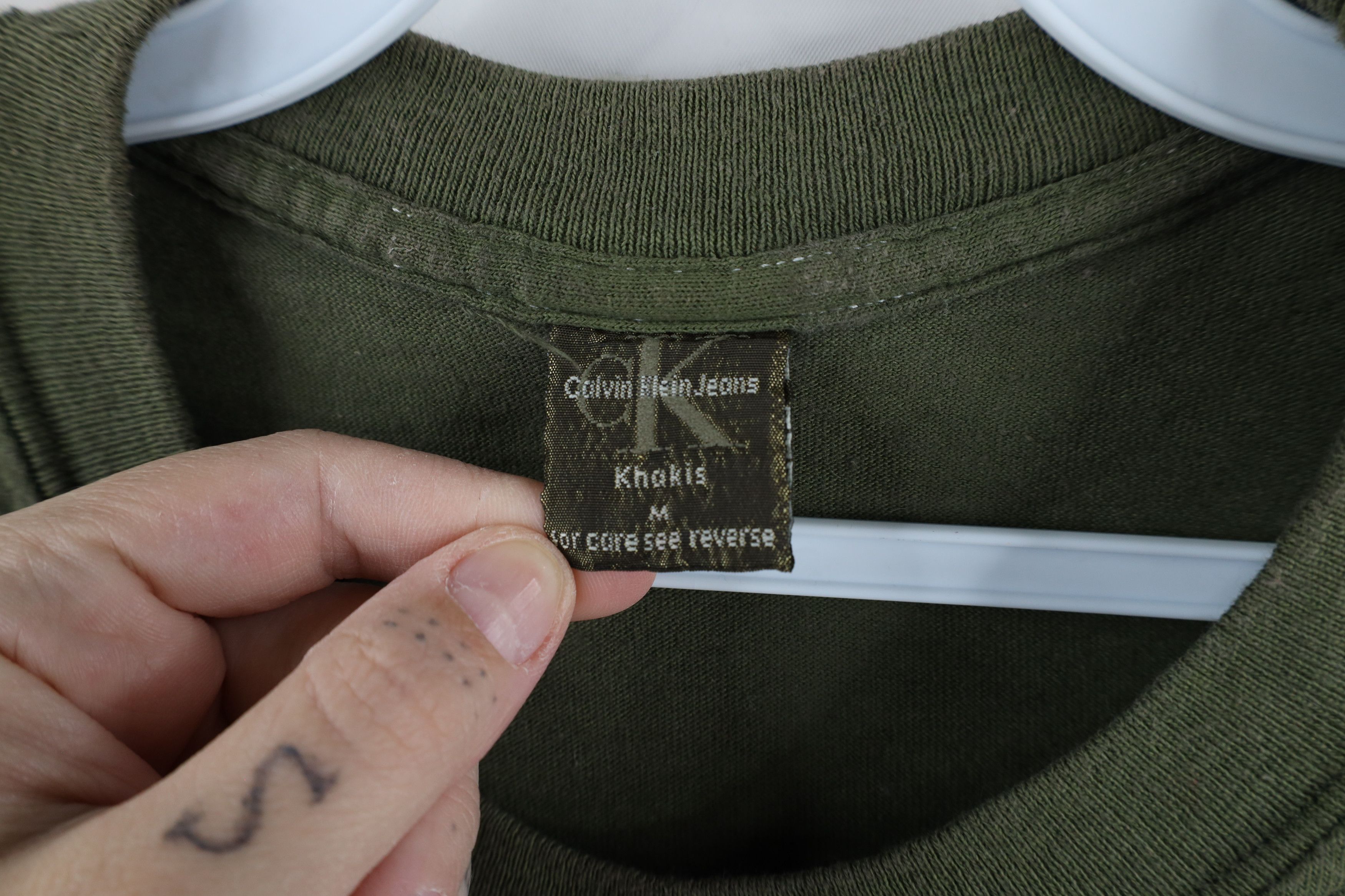 Calvin Klein × Vintage Vintage 90s Calvin Klein Spell Out Pocket T-Shirt Green Size M / US 6-8 / IT 42-44 - 8 Thumbnail