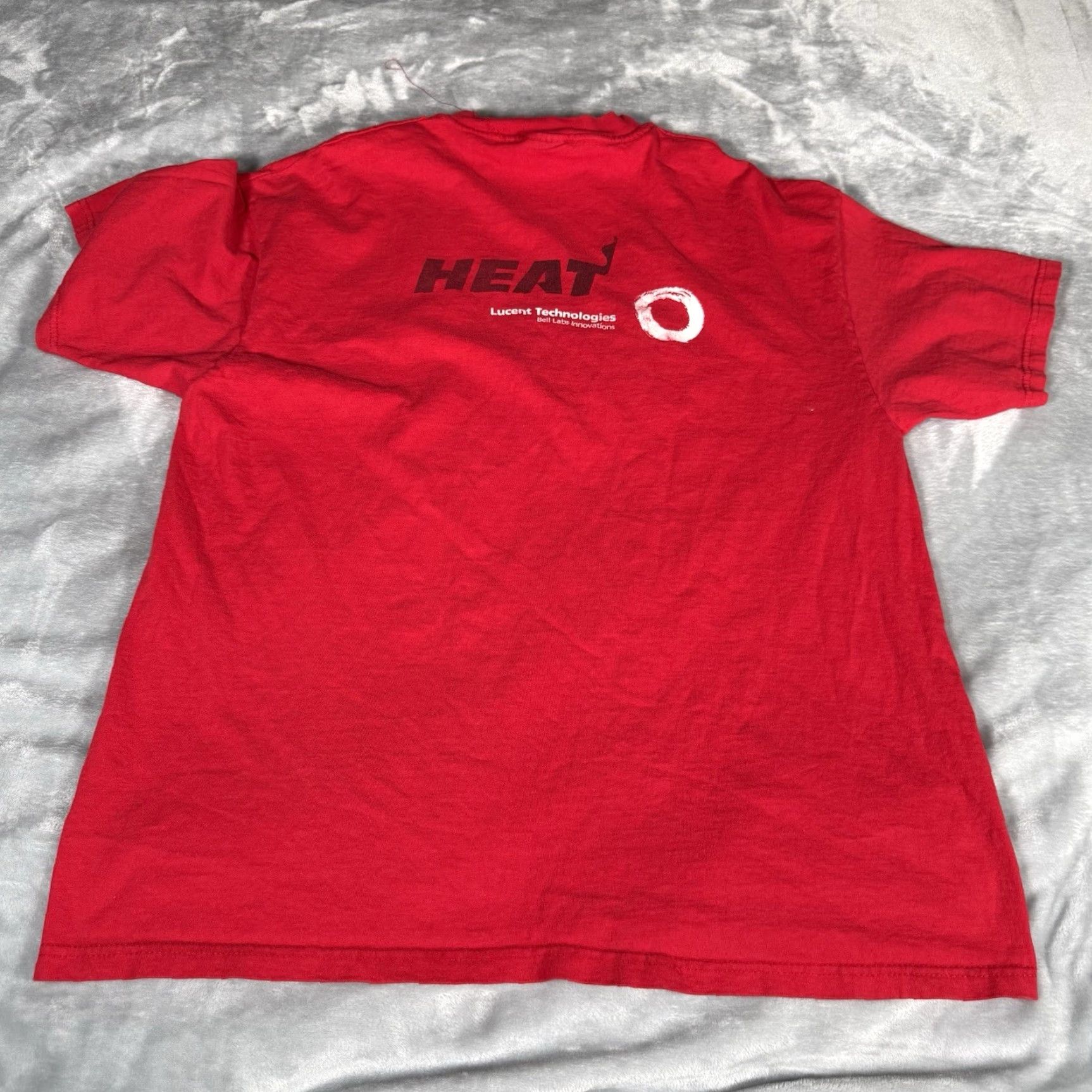 Vintage VINTAGE Miami Heat T Shirt Mens XL Red 90s 1999 Graphic Print Crew Neck Short Sleeve Cotton Logo Fade Size US XL / EU 56 / 4 - 5 Thumbnail