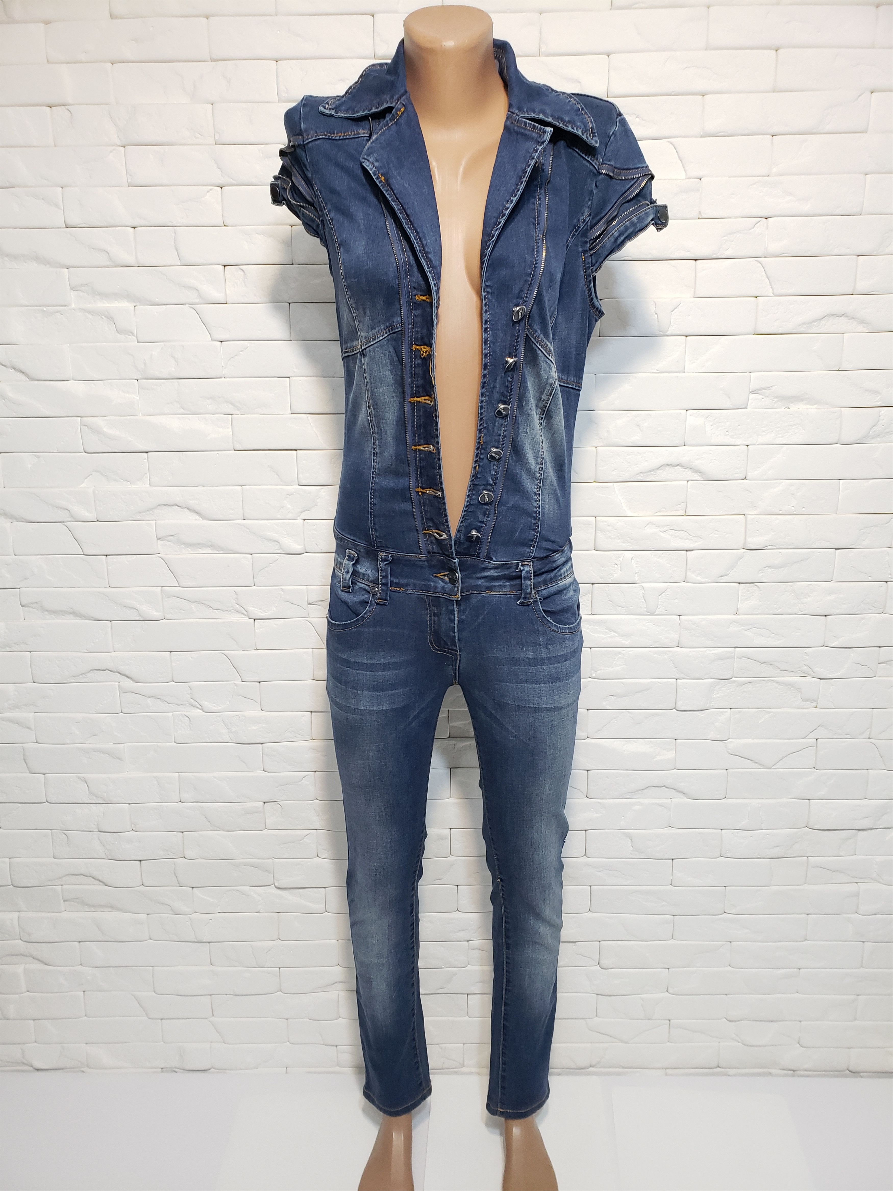 Denim & Co. Women's blue jumpsuit made of wonderful denim. Size 34" / US 12 / IT 48 - 1 Thumbnail