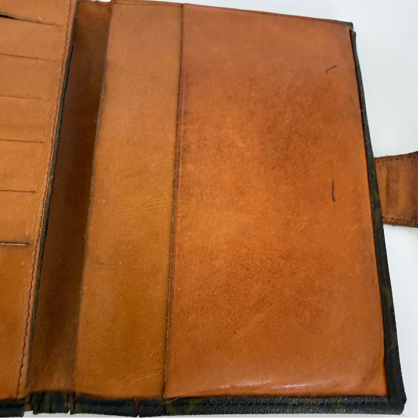 Louis Vuitton Louis Vuitton vintage unisex wallet Authentic Size ONE SIZE - 7 Thumbnail