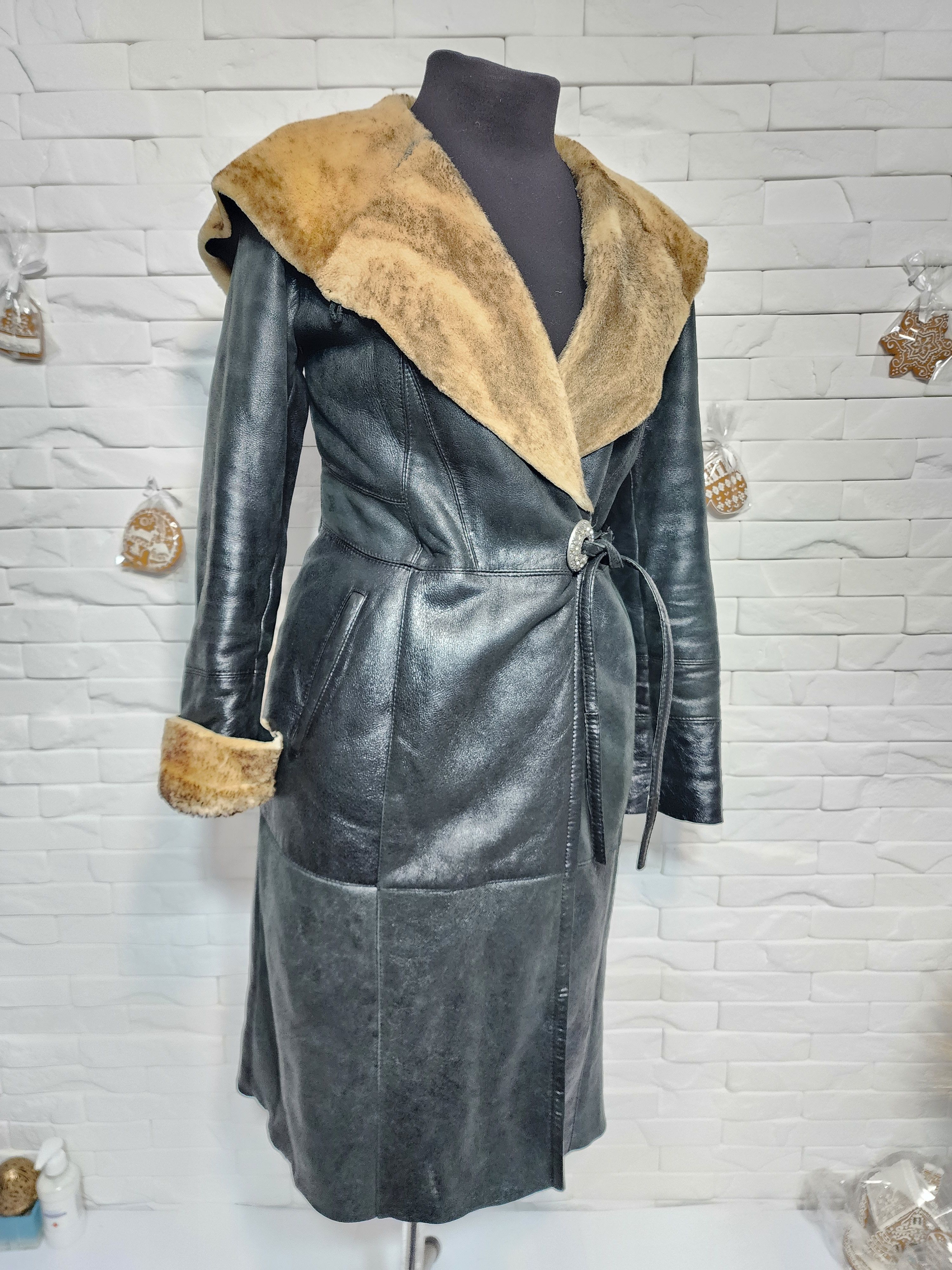 Furla Black Sheepskin Coat: Women's Fur Hood Winter Outwear Size M / US 6-8 / IT 42-44 - 4 Thumbnail