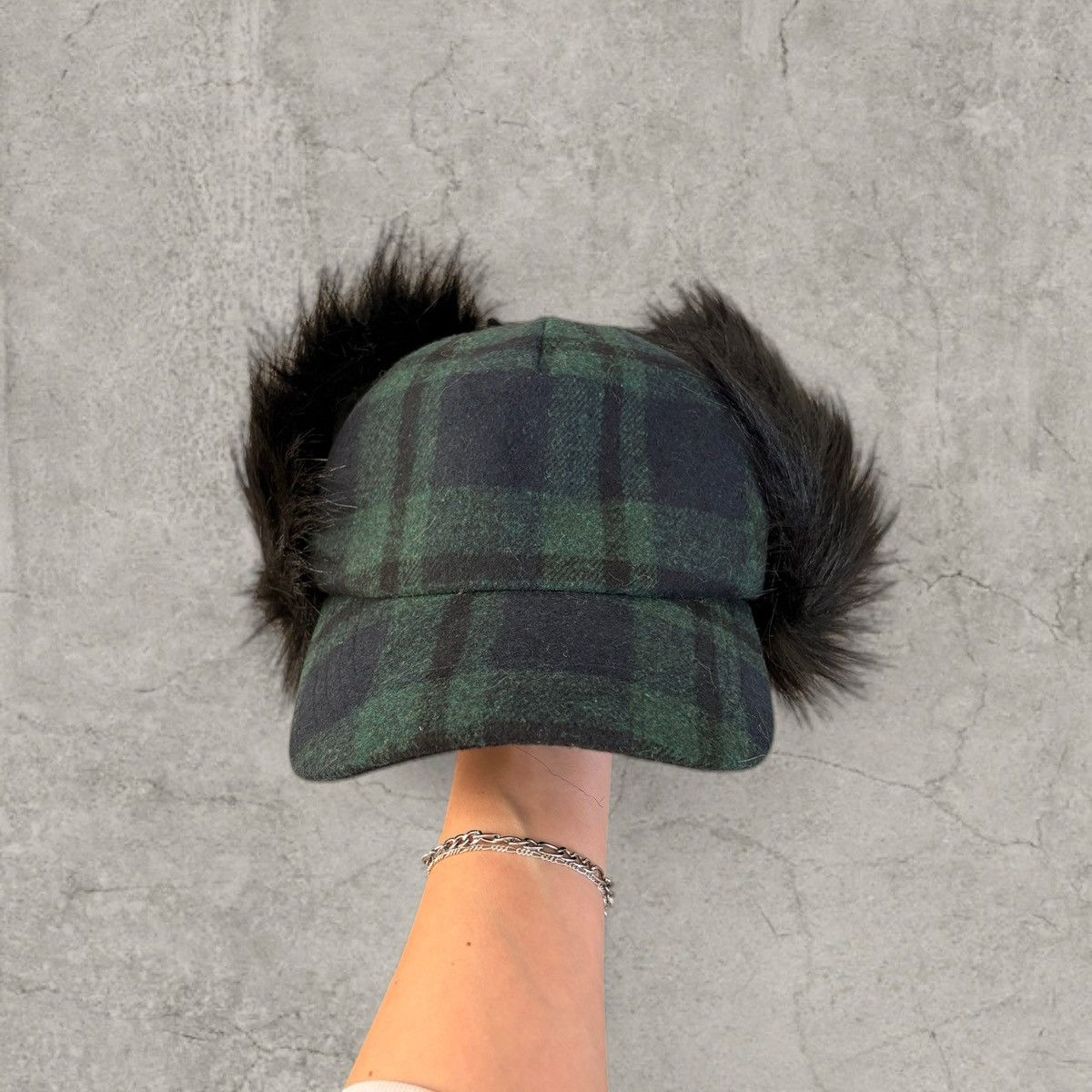 Japanese Brand Trapper Russian ear flap cap in plaid green/black One size. Size ONE SIZE - 4 Thumbnail