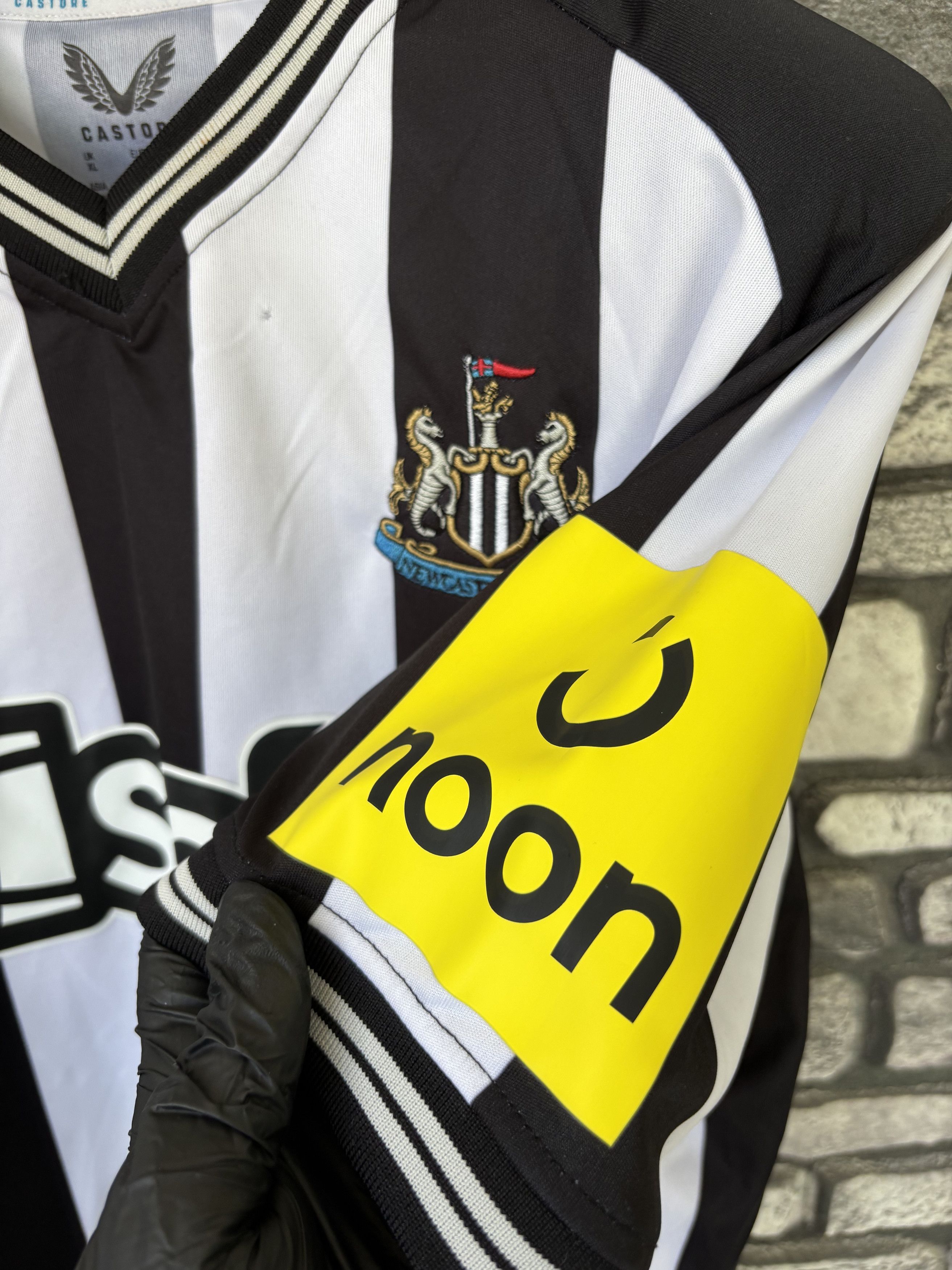 Castore Newcastle United 2023/24 Home Kit | Isak #14 | PL Patch Size US XL / EU 56 / 4 - 7 Thumbnail