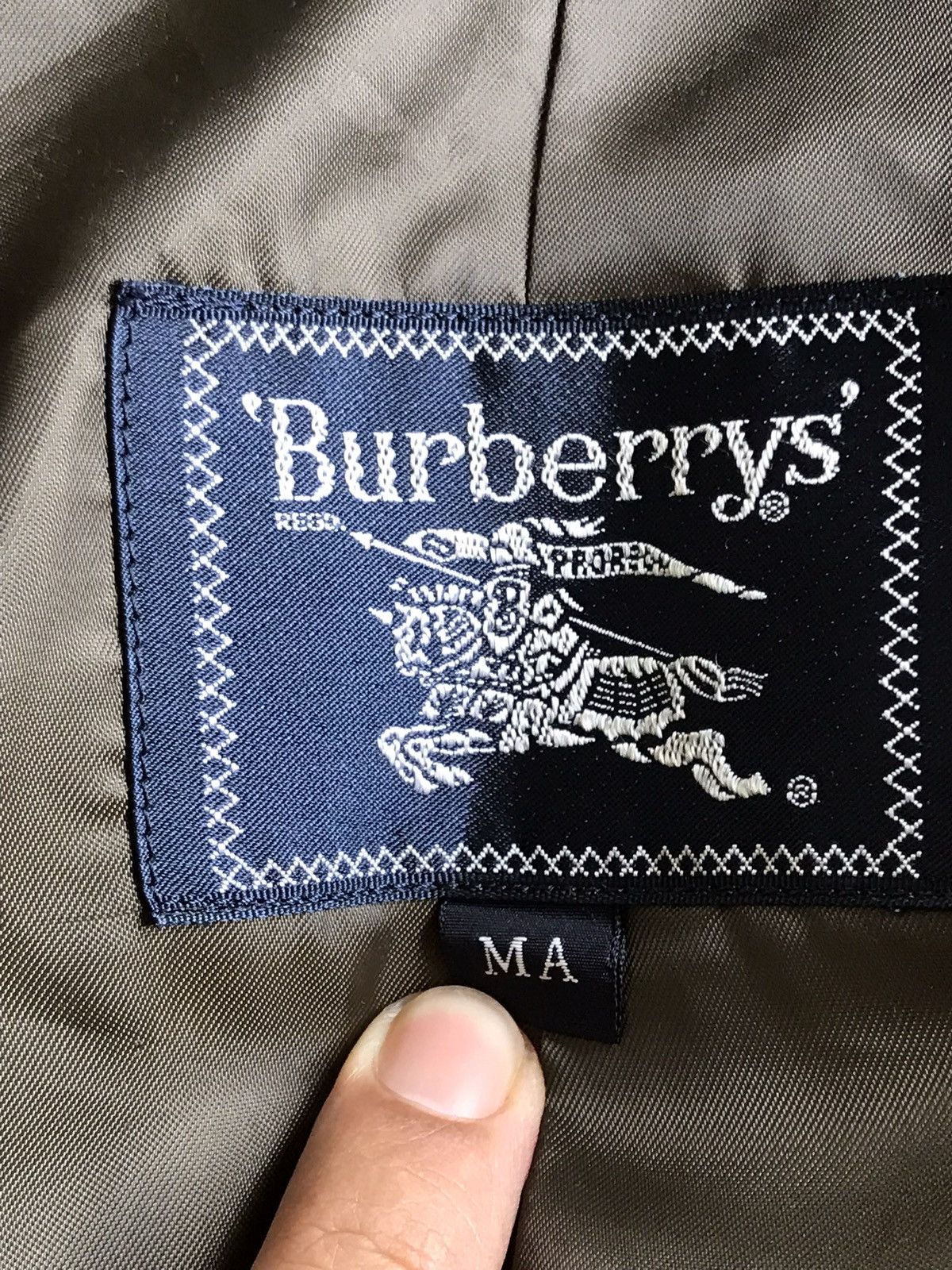 Burberry × Velvet × Vintage Vintage Burberrys Velvet Jacket made in Japan Size US M / EU 48-50 / 2 - 6 Thumbnail