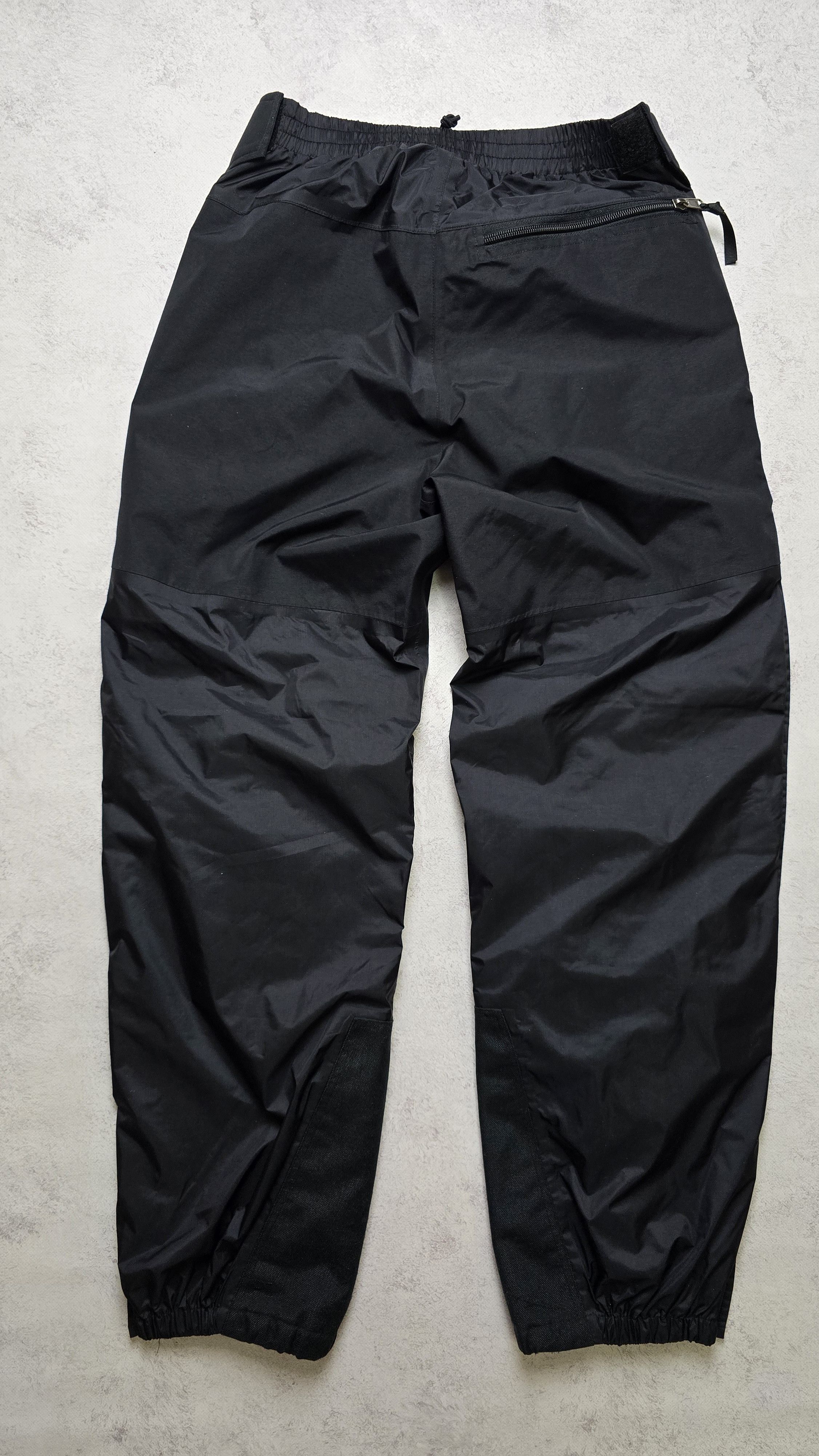 The North Face Gore-Tex Mountain Light Pants Men’s S Full Zip Ski Shell Size US 30 / EU 46 - 2 Thumbnail