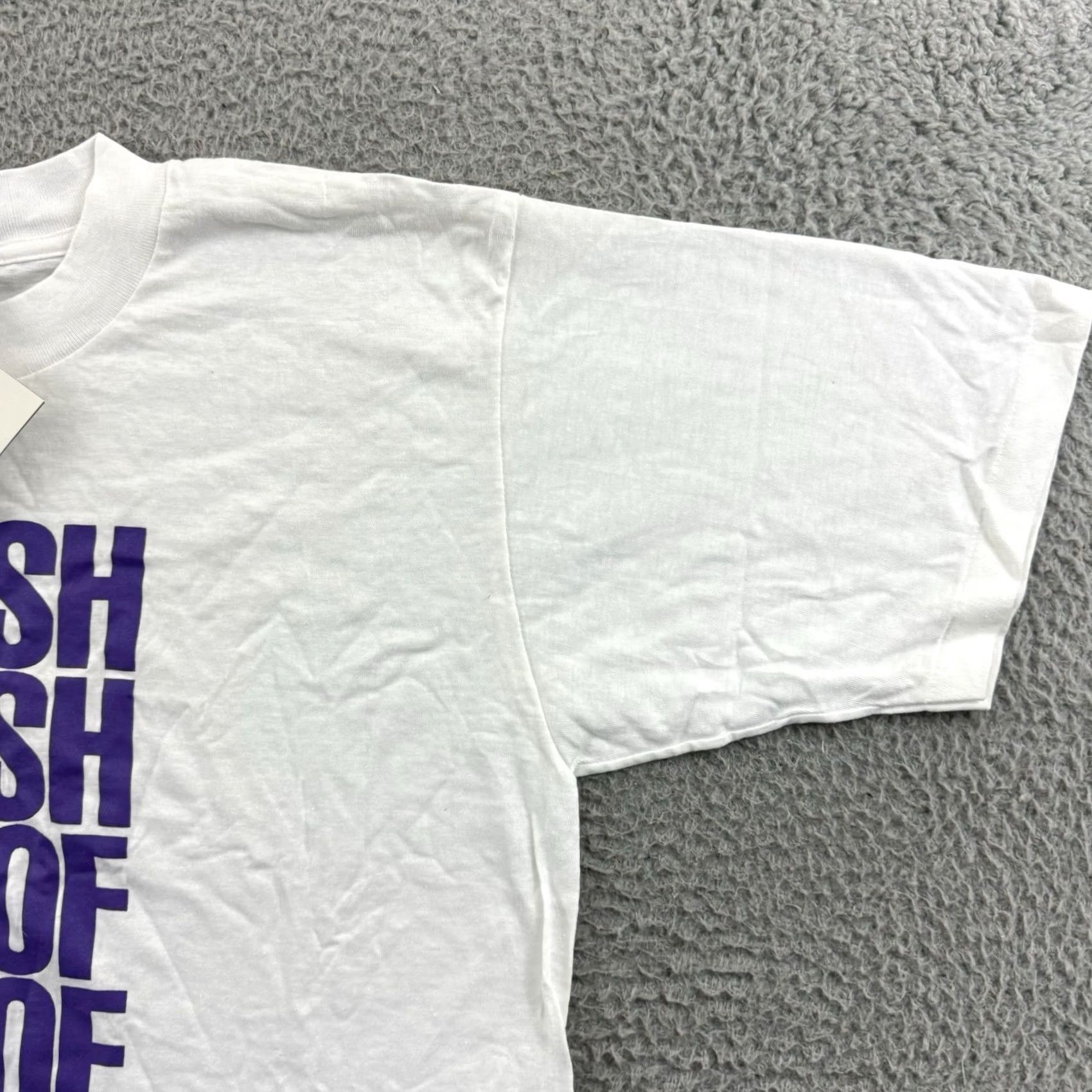 Vintage VINTAGE Oneita Shirt XL White 90s NWT Mens Short Sleeve Logo Travel Adventure Time Animals Outdoor Angel Cotton Knit Crew Neck Size US XL / EU 56 / 4 - 5 Thumbnail