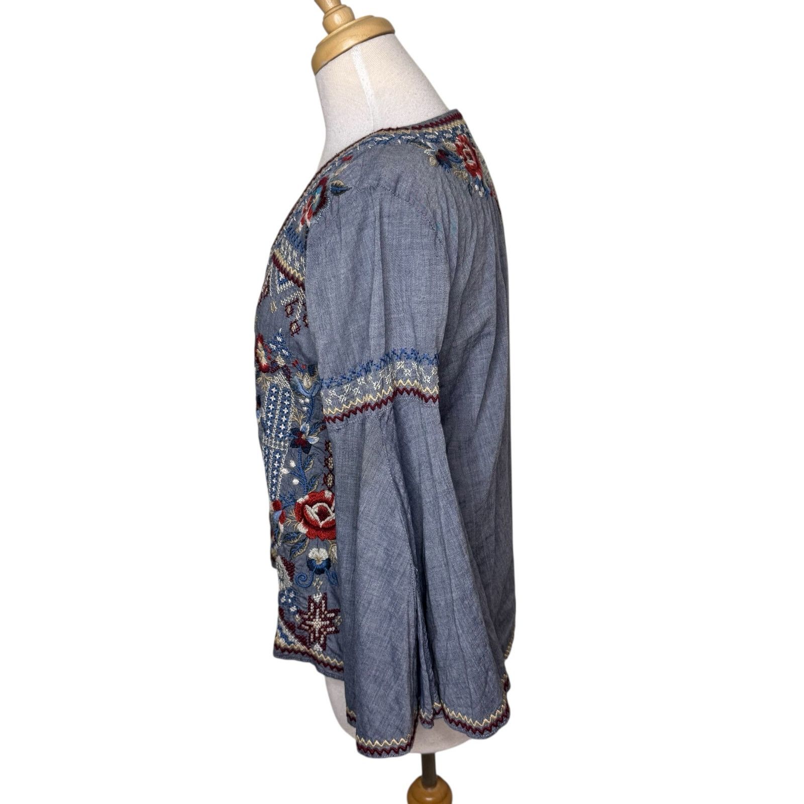Johnny Was JOHNNY WAS Bohdi Swing Blouse Chambray Embroidered Size XS / US 0-2 / IT 36-38 - 4 Thumbnail