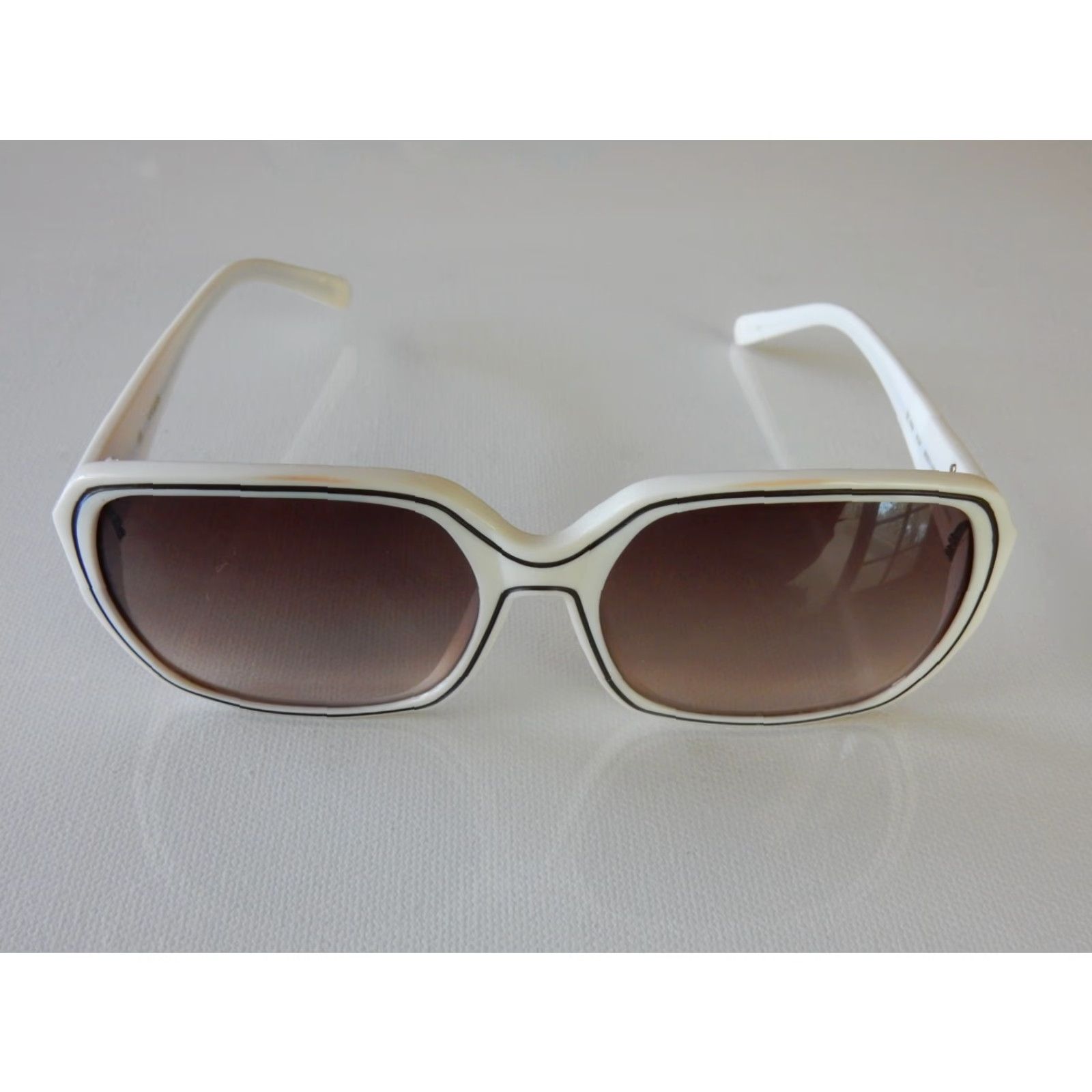 Guess VINTAGE GUESS Women's Sunglasses White 60mm 17mm 135mm Eyewear Accessories Size ONE SIZE - 2 Thumbnail