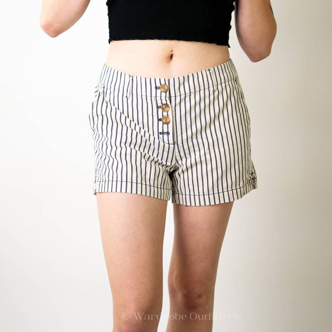 Loft LOFT Cotton Nautical Pinstripe Shorts Size 27" / US 4 / IT 40 - 1 Thumbnail