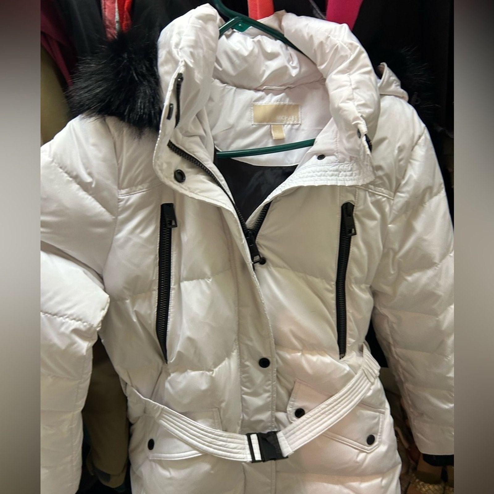 Michael Kors NWOT MICHAEL KORS PUFFER JACKET WITH FAUX FUR AND BELT HEAVY Size L / US 10 / IT 46 - 2 Thumbnail
