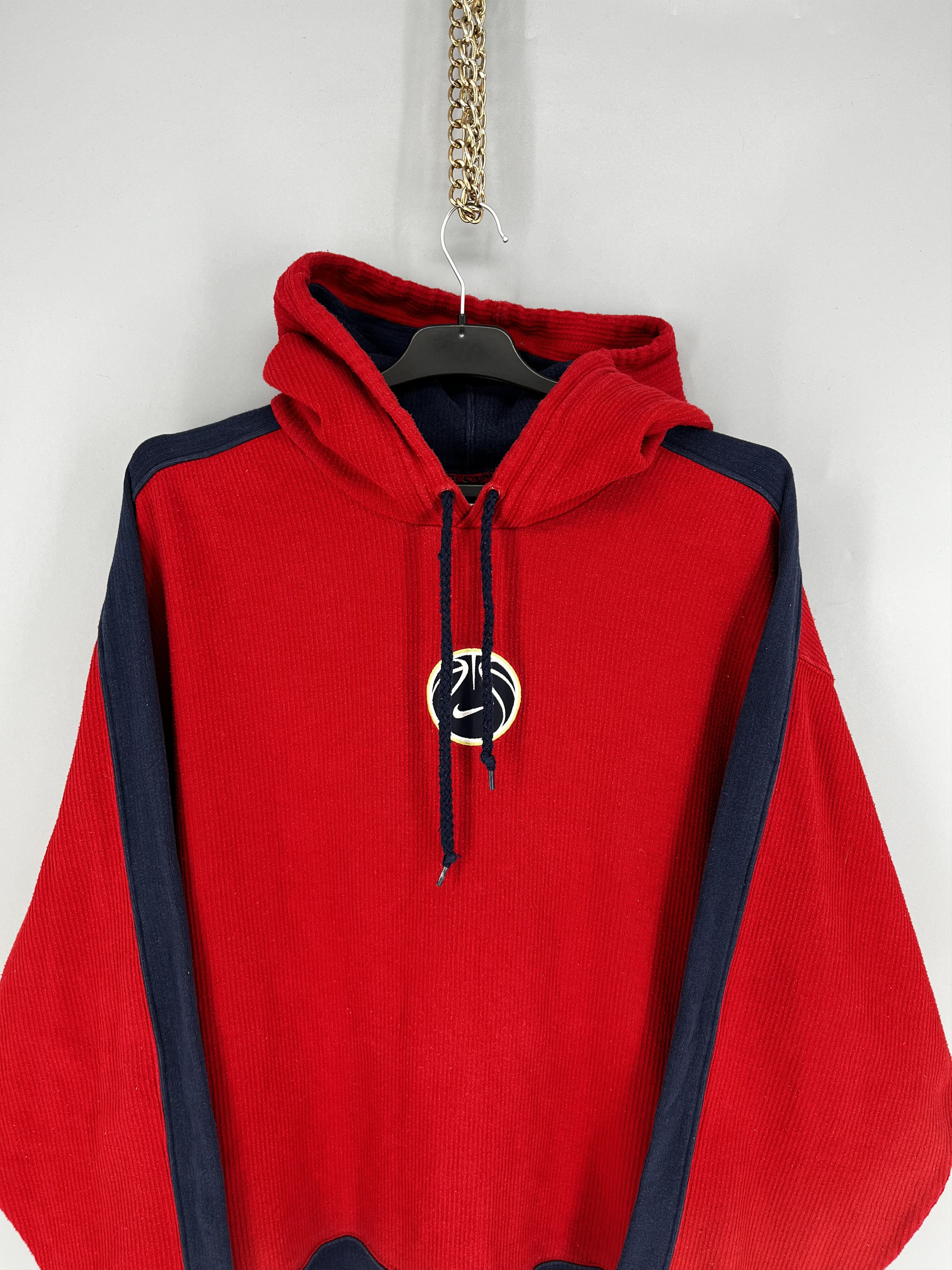 Nike Rare Vintage Nike Hoodie – Essential 2000s Streetwear (L) Size US L / EU 52-54 / 3 - 6 Thumbnail