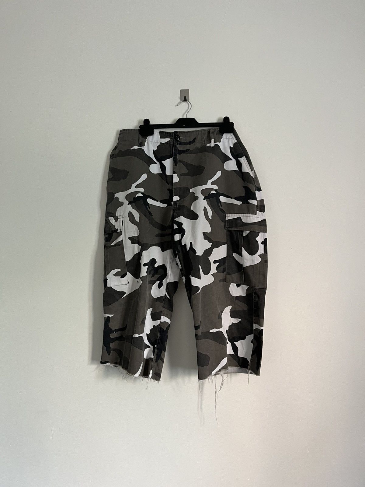 Japanese Brand Fostex Camo Shorts similar worm by Playboy carti Kanye west Size US 34 / EU 50 - 1 Thumbnail