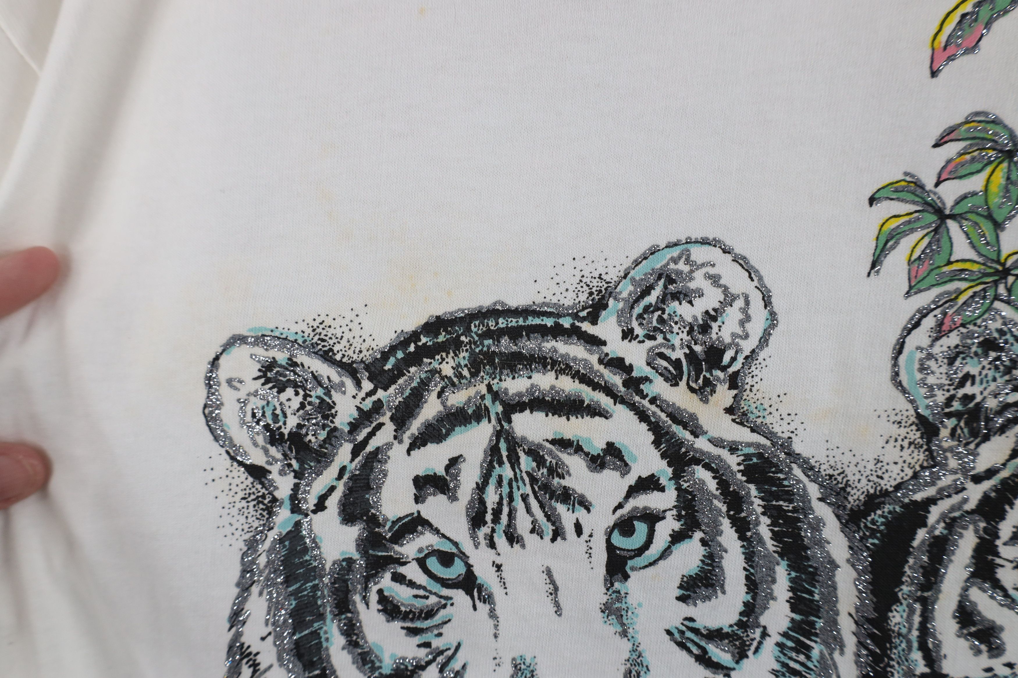 Vintage Vintage 90s Streetwear White Tiger Short Sleeve T-Shirt USA Size US XL / EU 56 / 4 - 5 Thumbnail