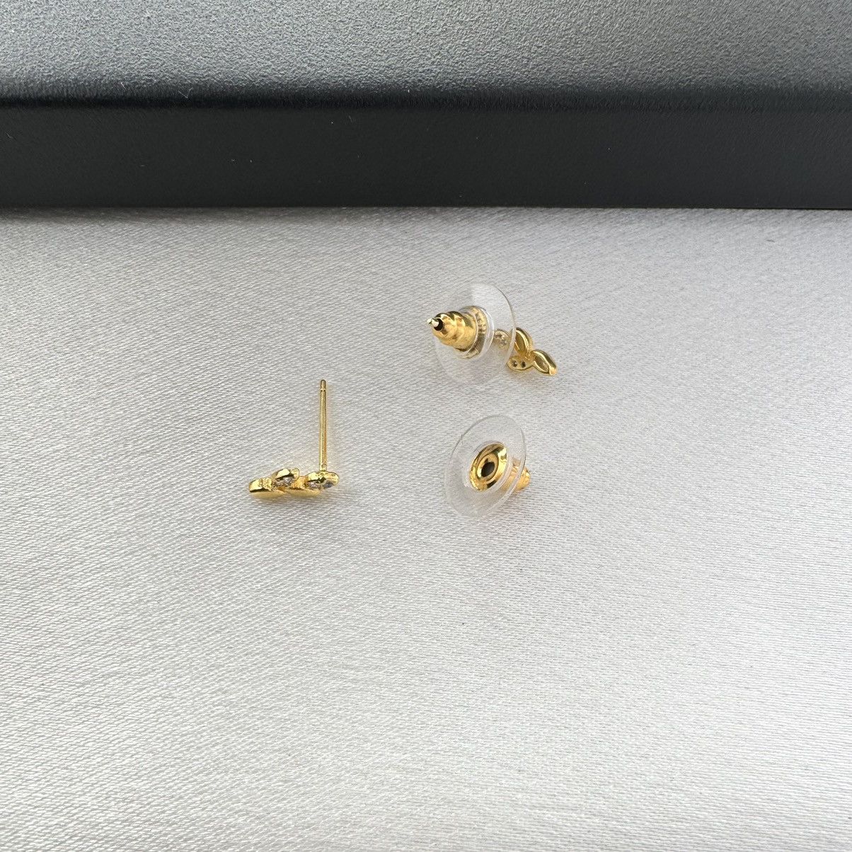Designer Small Tiny CZ Leaves Stud Earrings for Women Size ONE SIZE - 4 Thumbnail
