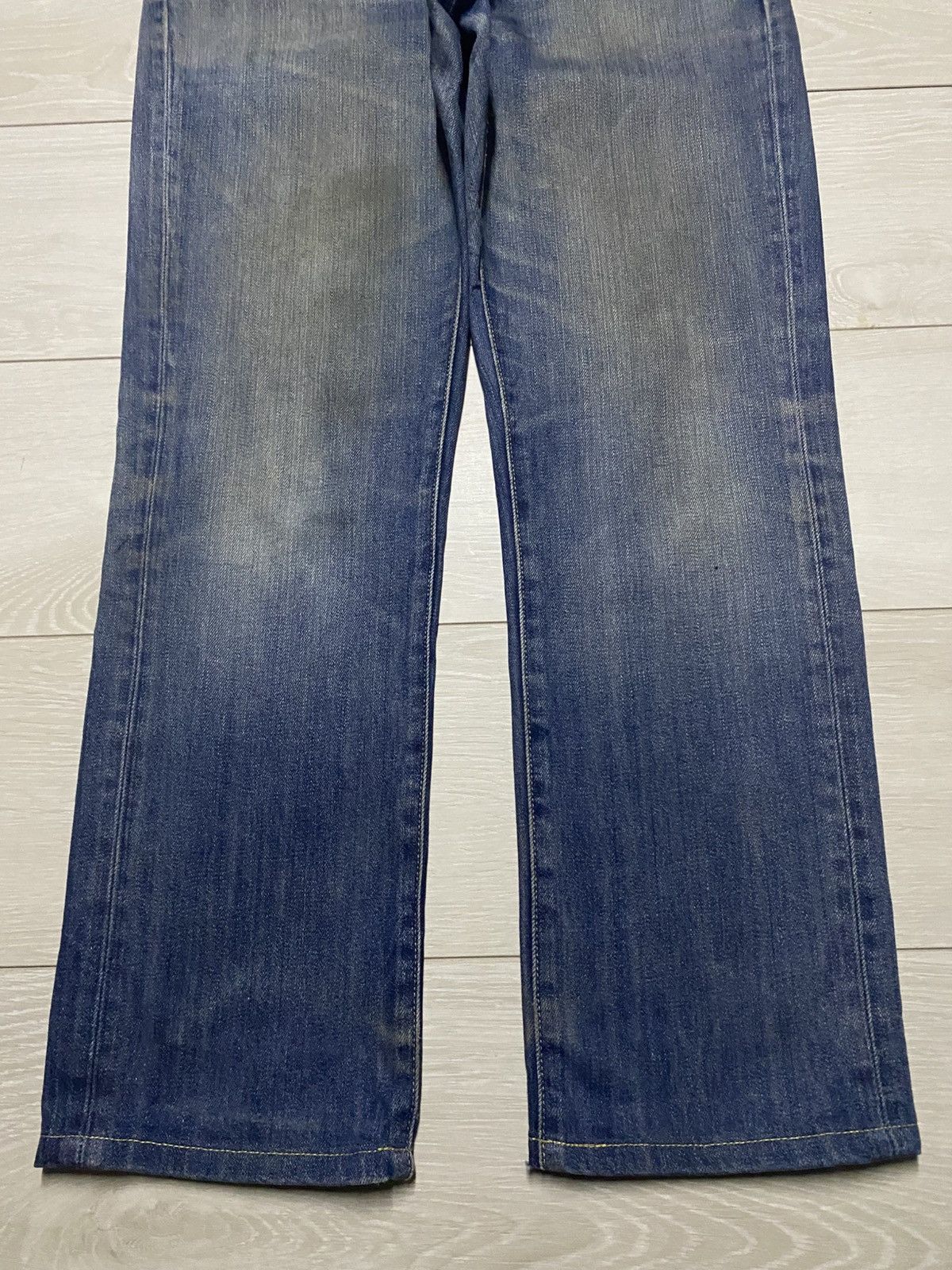 Japanese Brand Vintage Japanese Brand Uniqlo Fade Wash Lose Straight Jeans Size US 34 / EU 50 - 4 Thumbnail