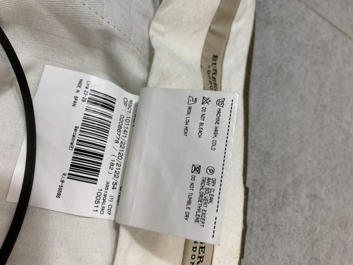 Burberry × Designer × Vintage 90s Burberry Khaki Brown Relaxed Straight Pleated Trousers Size US 36 / EU 52 - 7 Thumbnail