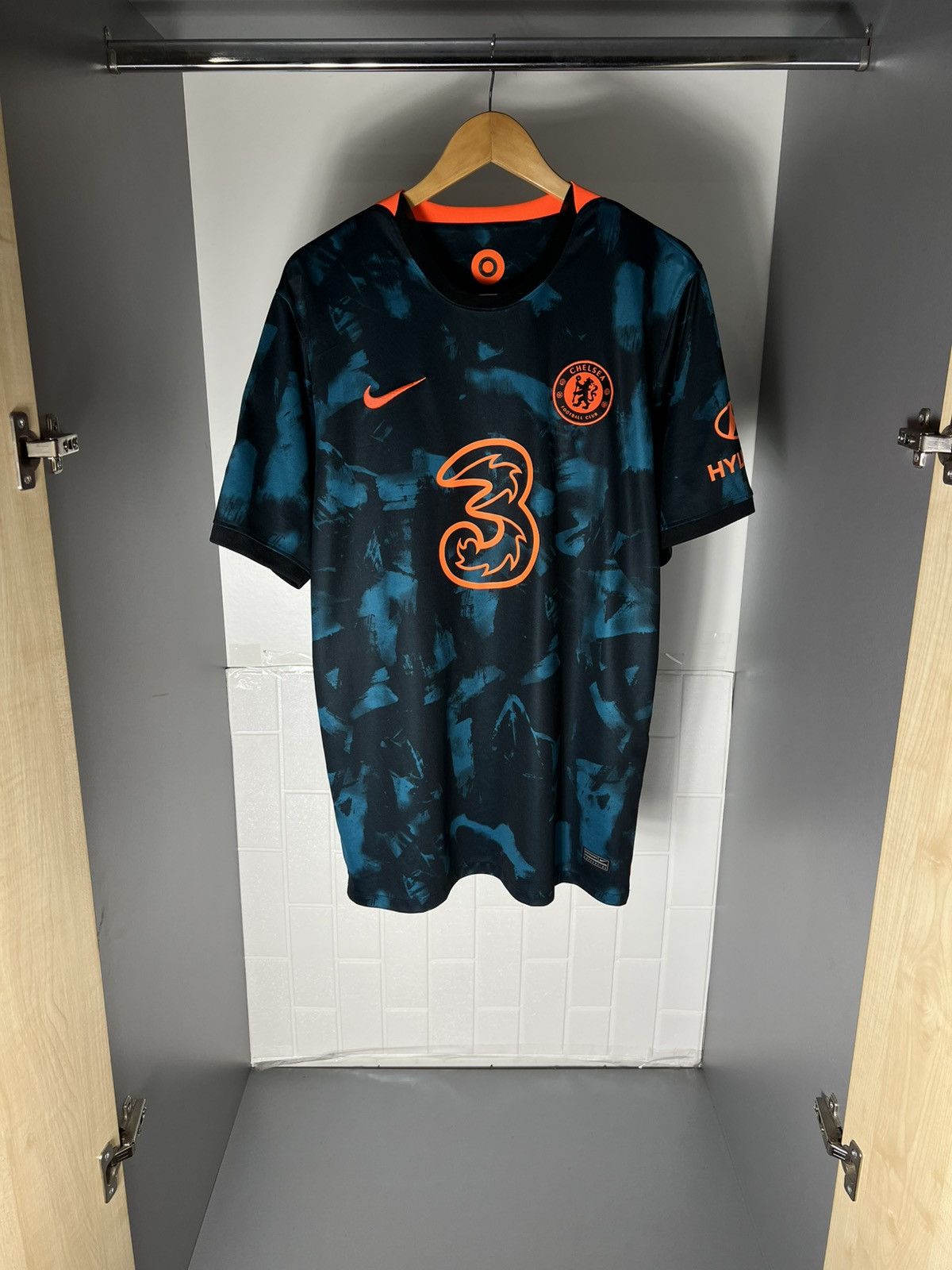 Vintage VERY RARE NIKE FC CHELSEA LONDON ENGLAND SOCCER JERSEY RETRO Size US XL / EU 56 / 4 - 6 Thumbnail