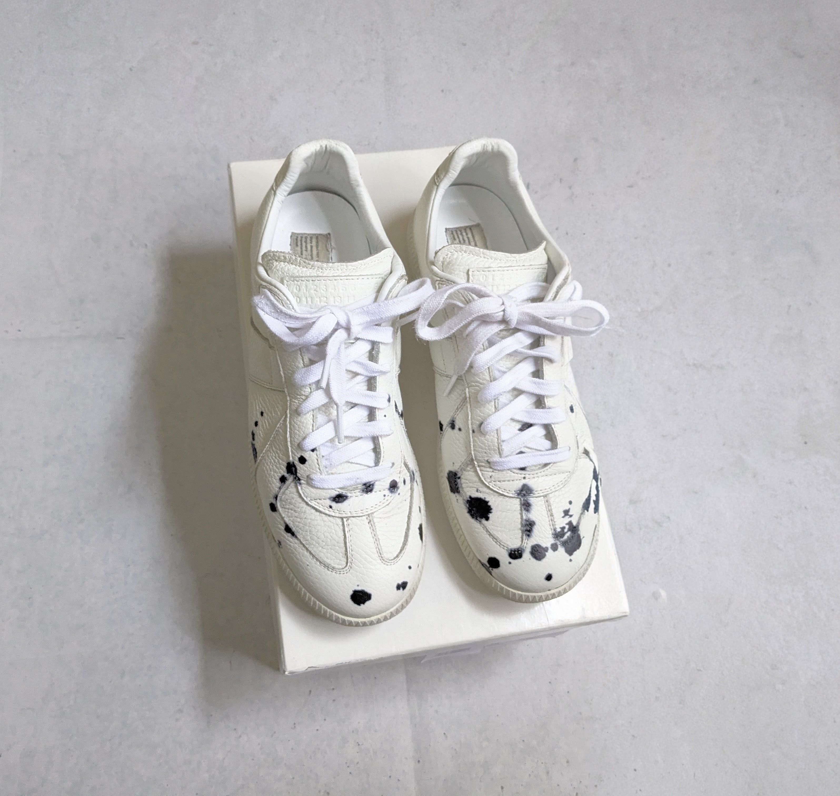 Maison Margiela Maison Margiela GAT Replica White Black 9 39 Low Size US 9 / IT 39 - 1 Thumbnail