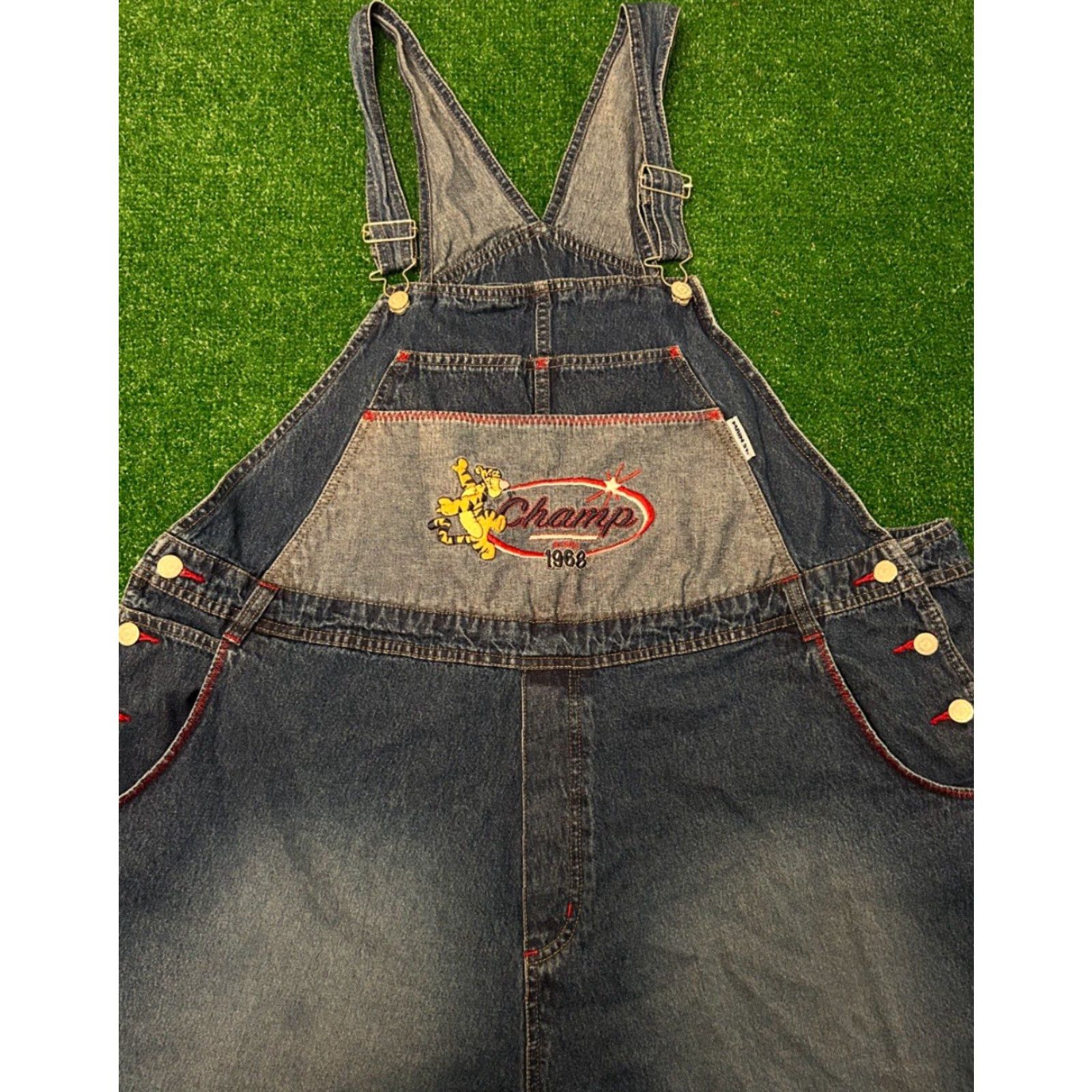 Disney VINTAGE Disney 90s Main Street Short Denim Overalls Cartoon Tigger Pooh 26 W/28W Size 26" / US 2 / IT 38 - 2 Thumbnail