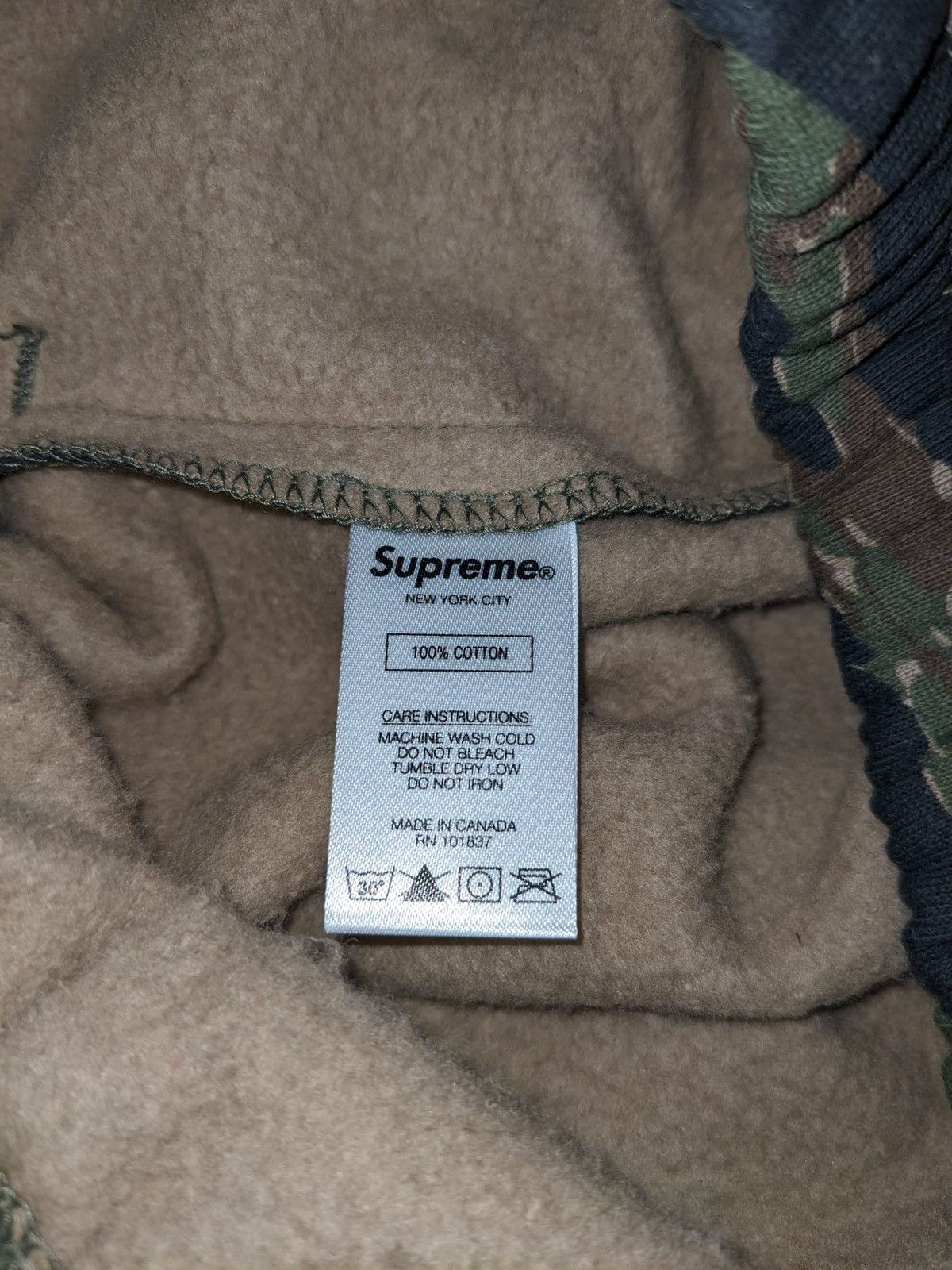 Supreme SS21 SUPREME SMALL BOX LOGO SWEATPANT SWEATPANTS TIGER CAMO Size US 30 / EU 46 - 8 Thumbnail