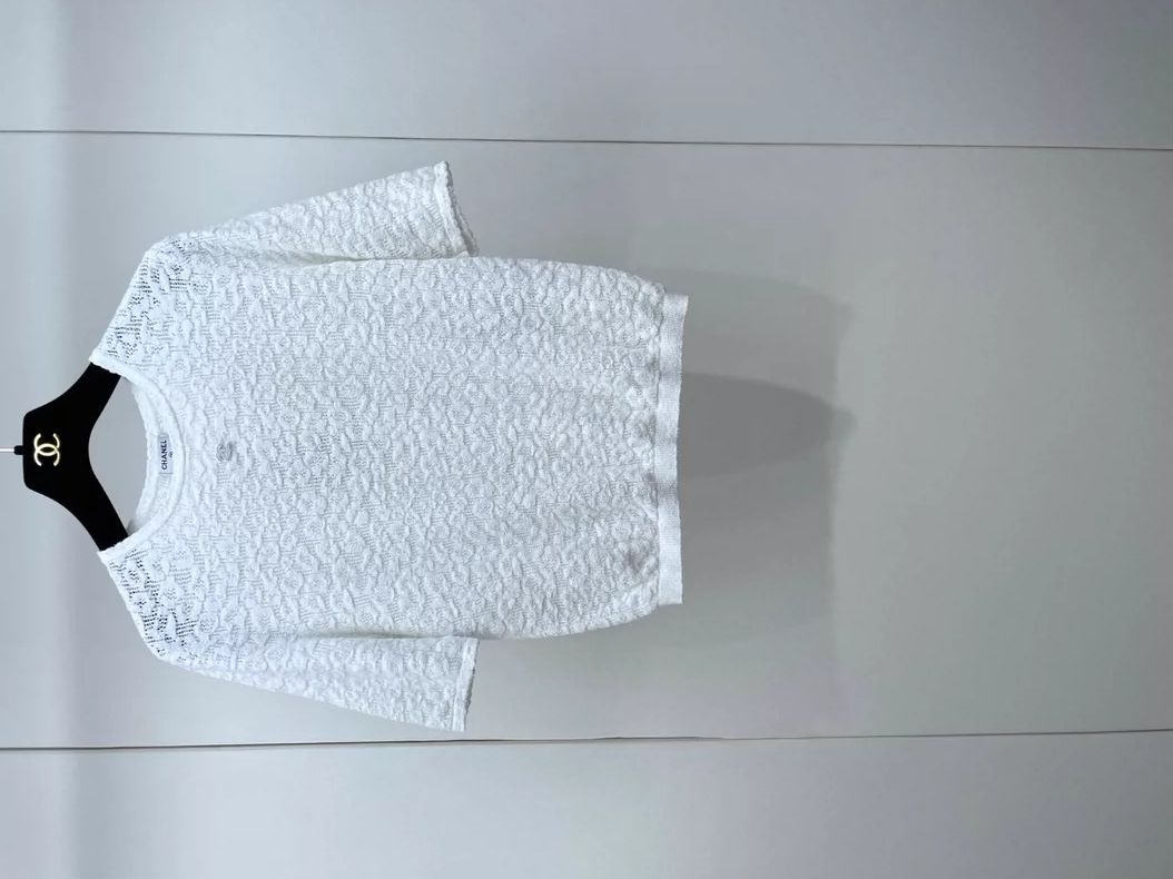 Chanel Chanel 22P embossed perspective short sleeves 2504-Nextarro Size XS / US 0-2 / IT 36-38 - 1 Thumbnail