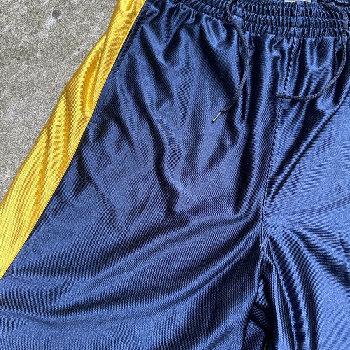 Nike Vintage Nike Satin Dazzle Basketball Shorts Swishy Size US 36 / EU 52 - 8 Thumbnail