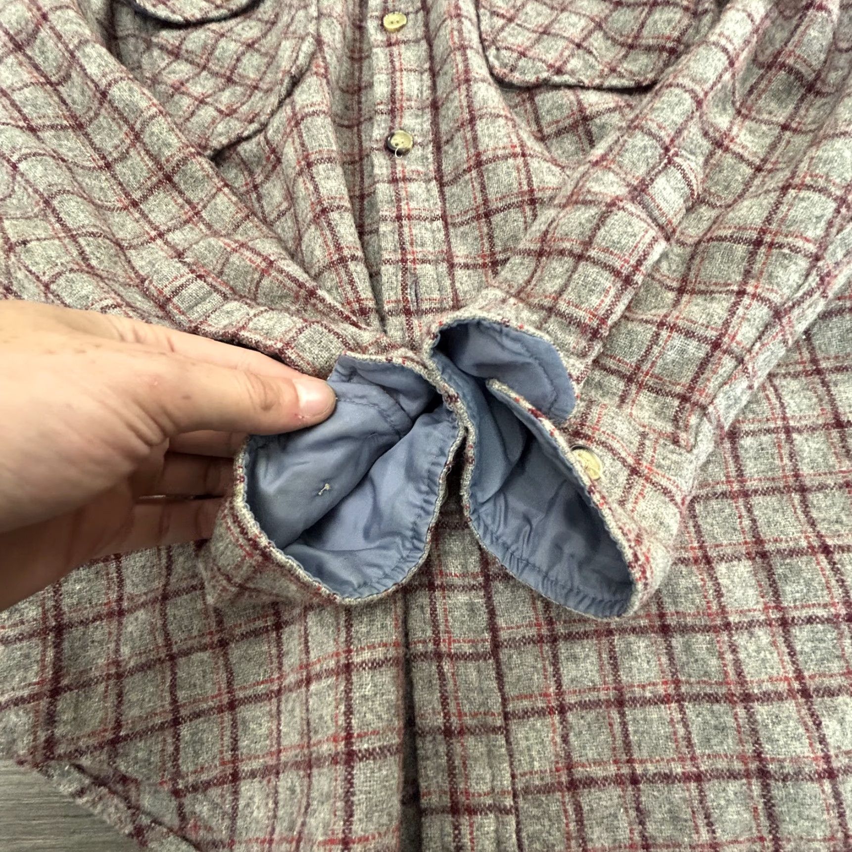 Vintage VINTAGE Briggs Shacket Mens M Wool Blend Plaid Button-Up Shirt Korea 80s Gray Red Lined 90s Workwear Collection Size US M / EU 48-50 / 2 - 3 Thumbnail